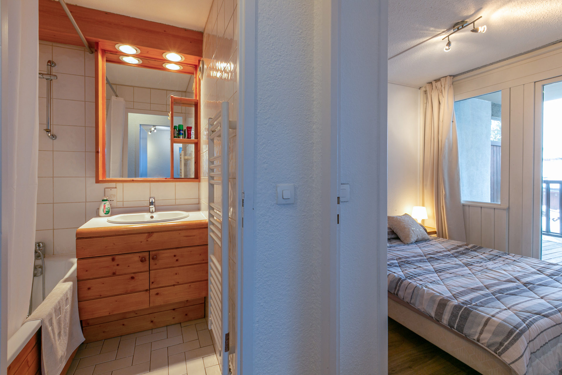 _lv_images__lot_0001050122_10_1457868