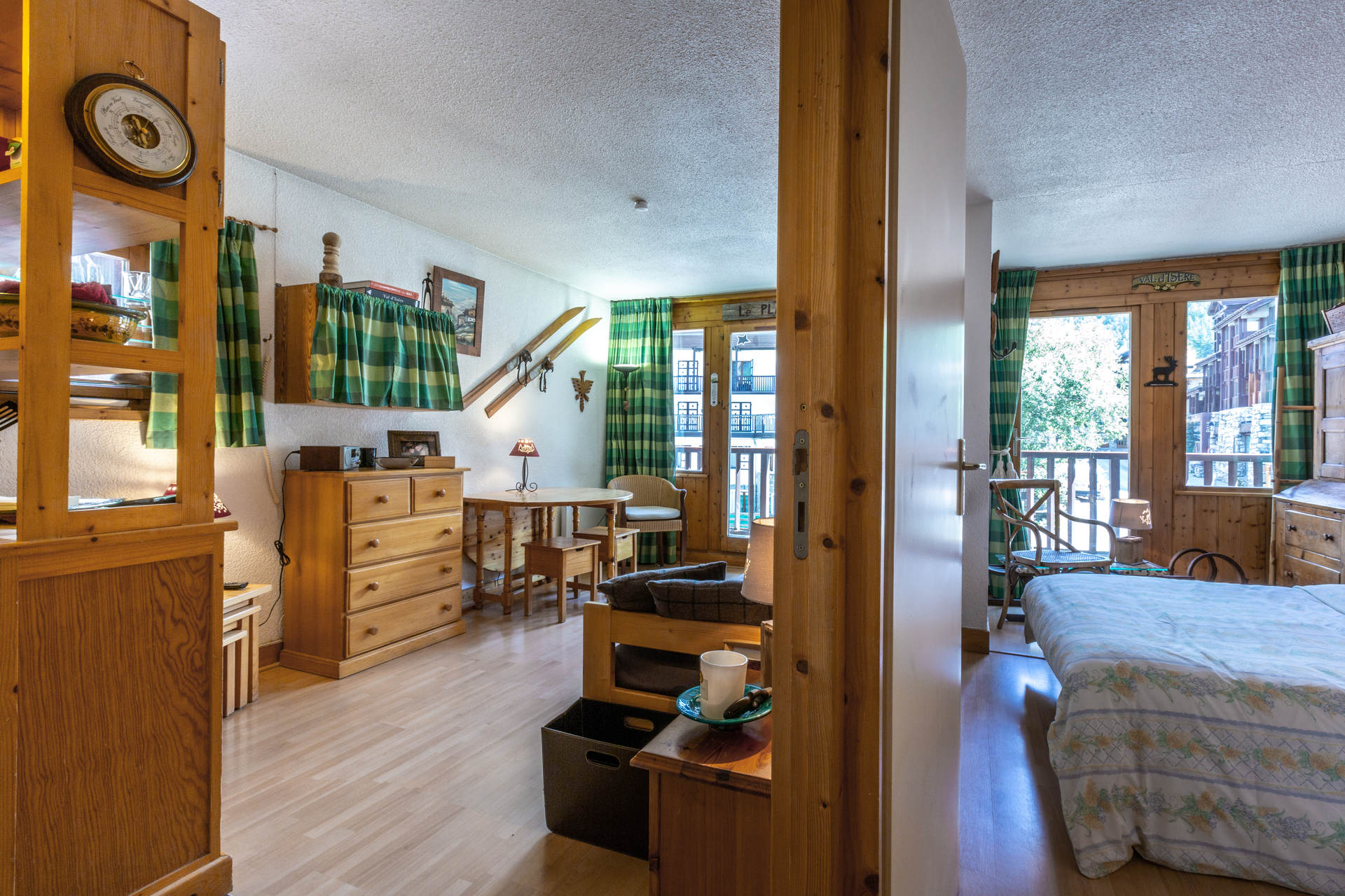 _lv_images__lot_0001050126_08_1456780