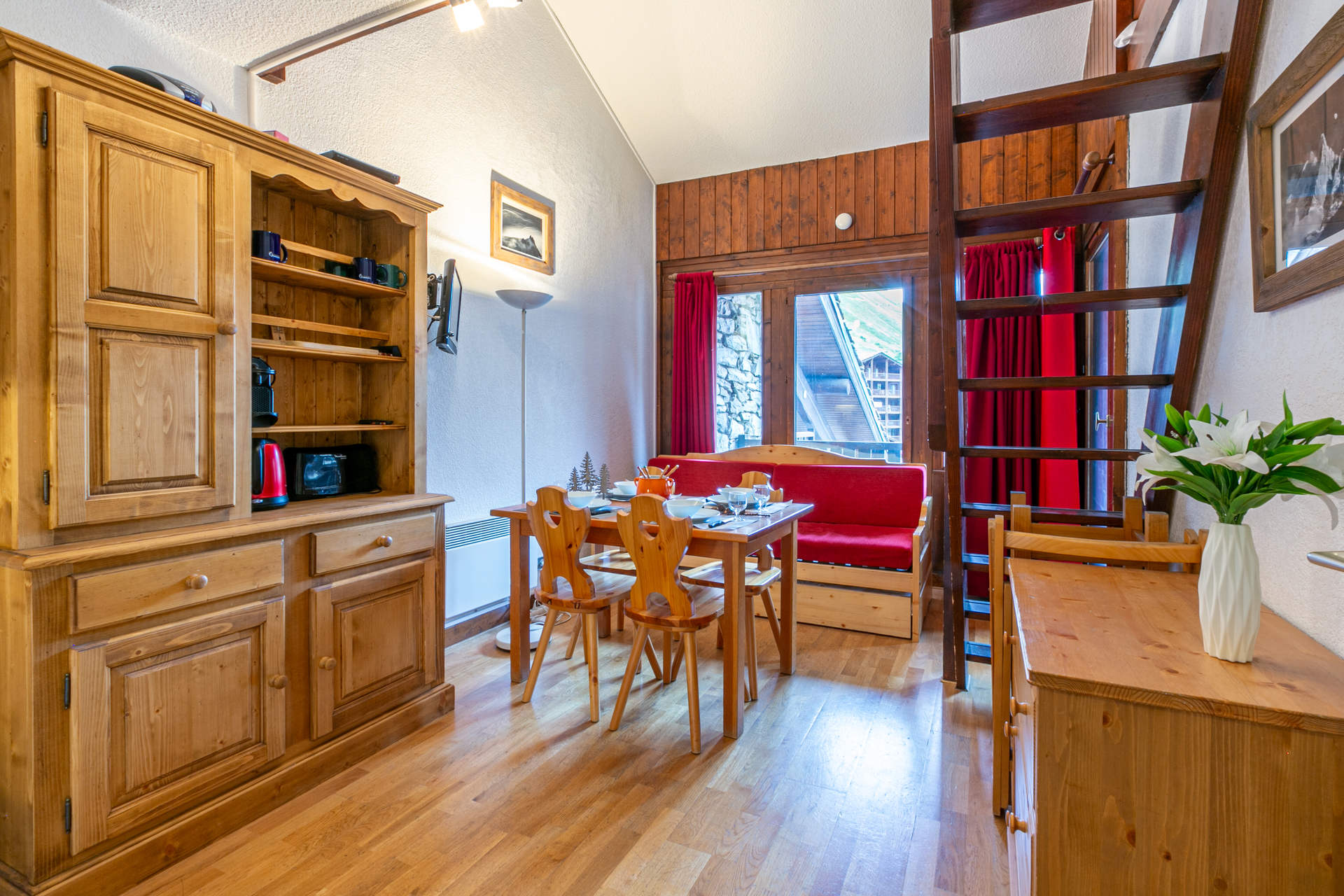 _lv_images__lot_0001050151_01_1457829