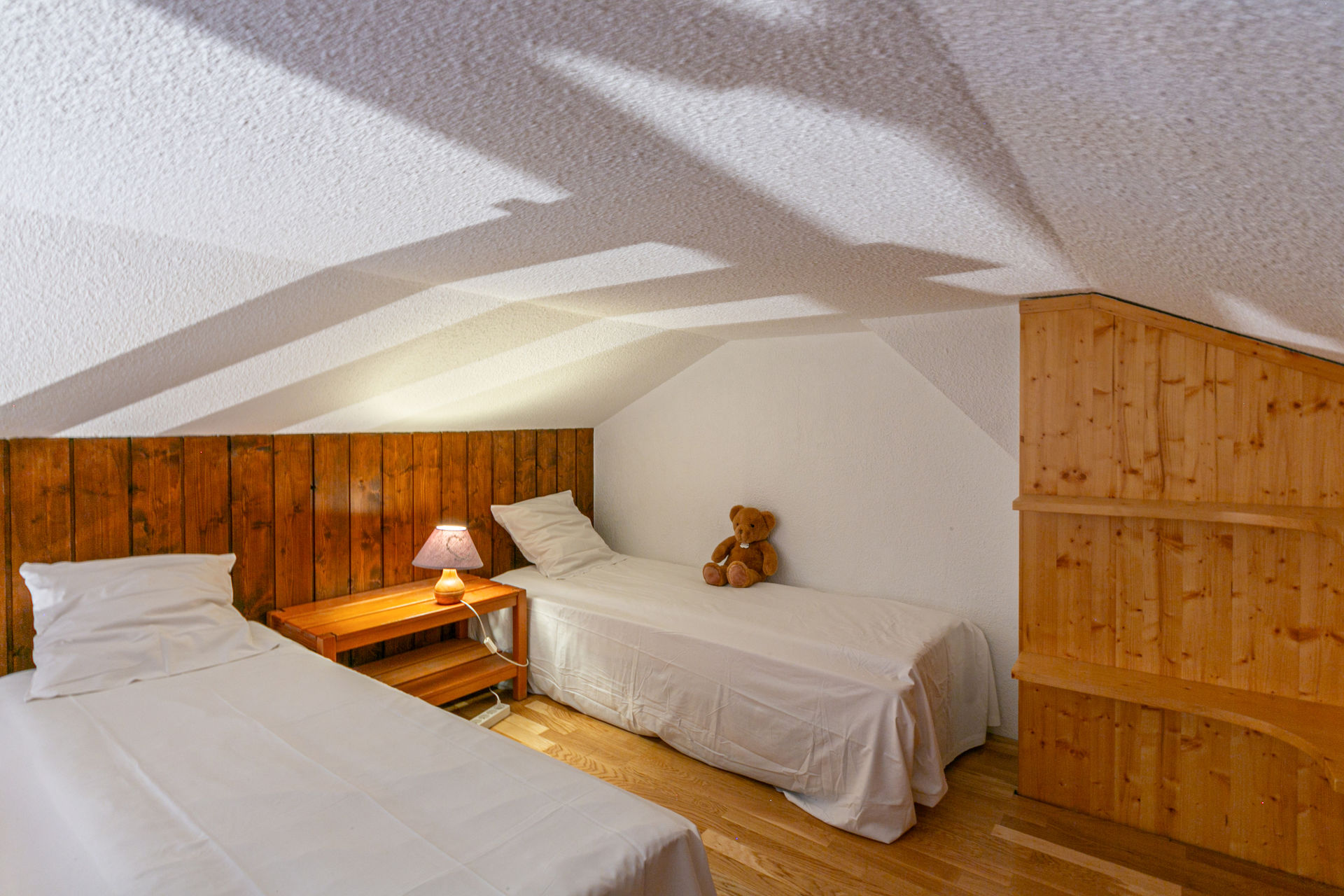 _lv_images__lot_0001050151_07_1457835