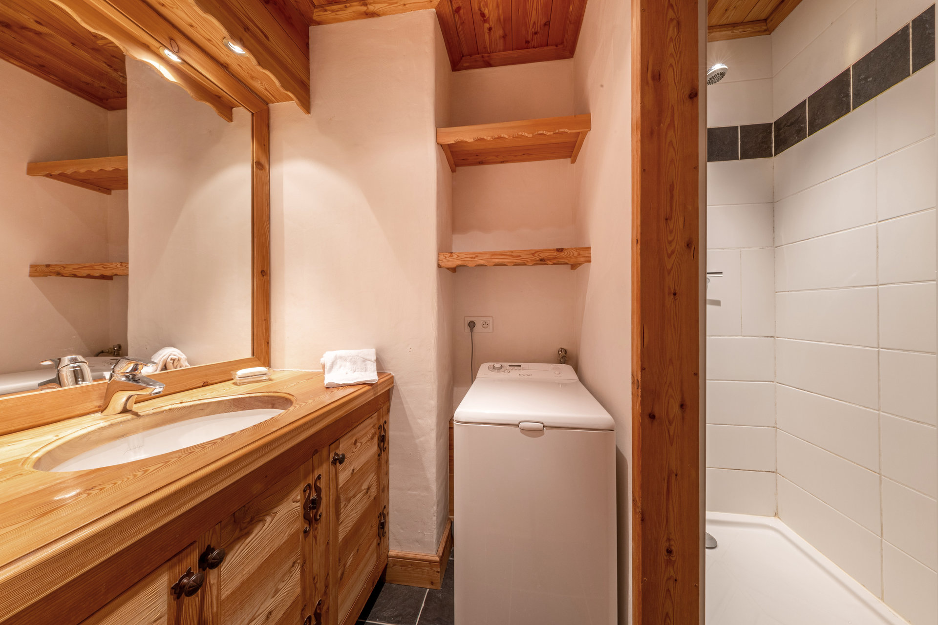 _lv_images__lot_0001080039_12_1457415