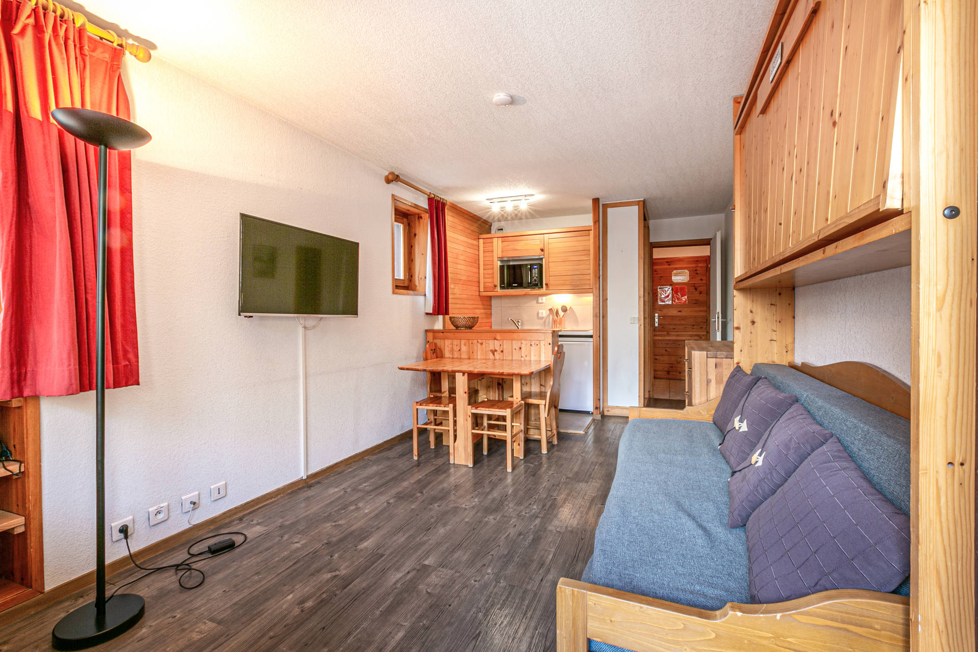 _lv_images__lot_0001120271_02_1458544