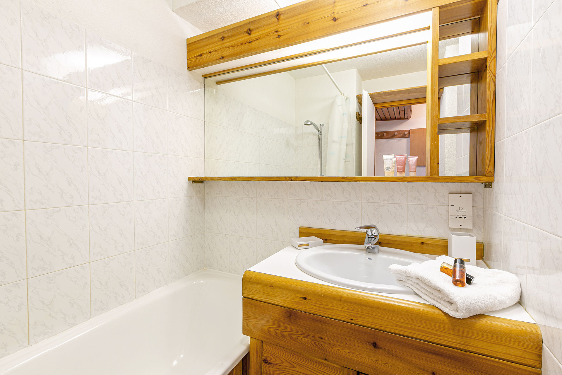 _lv_images__lot_0001120271_06_1458548