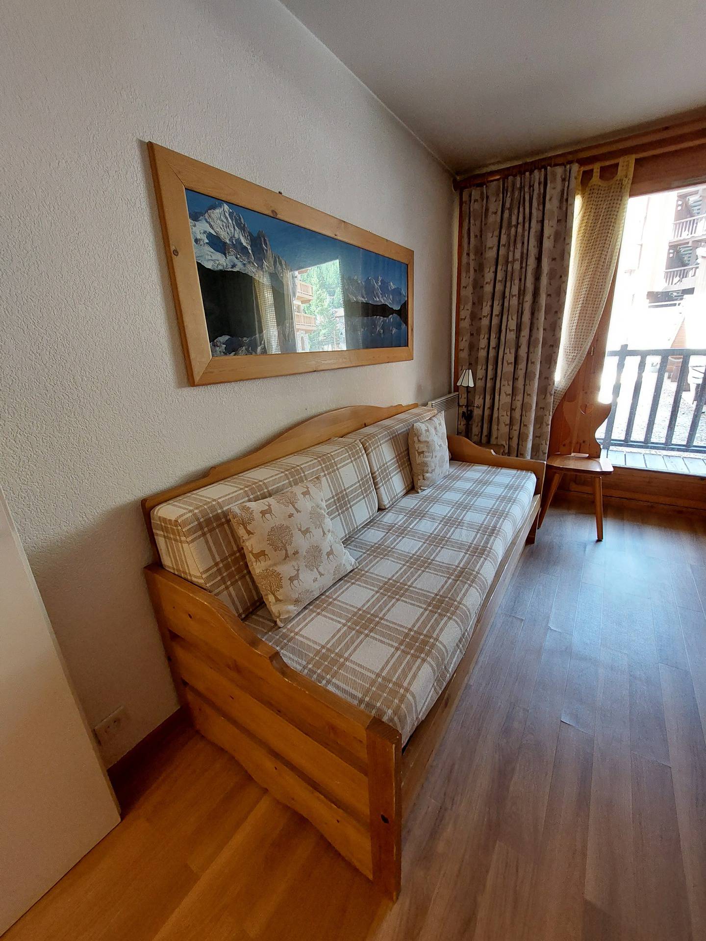 _lv_images__lot_0001120272_05_1458502