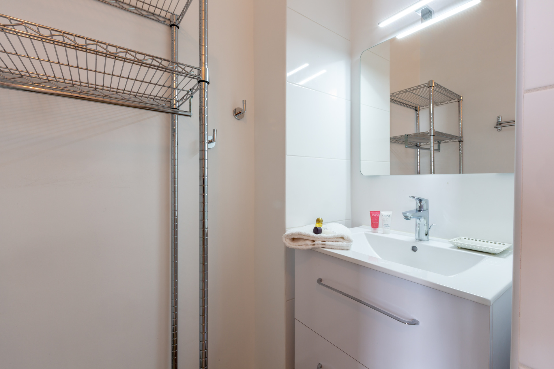 _lv_images__lot_0001190003_08_1458580