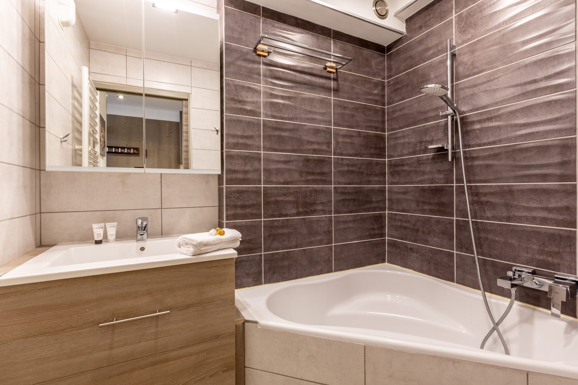 _lv_images__lot_0001190034_09_1458356