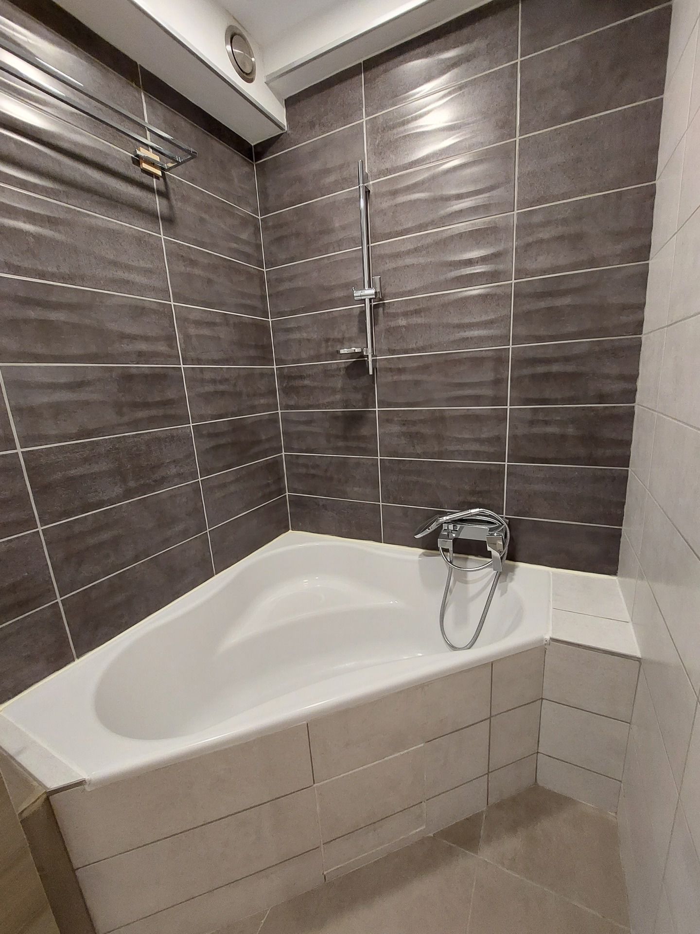 _lv_images__lot_0001190034_13_1458360