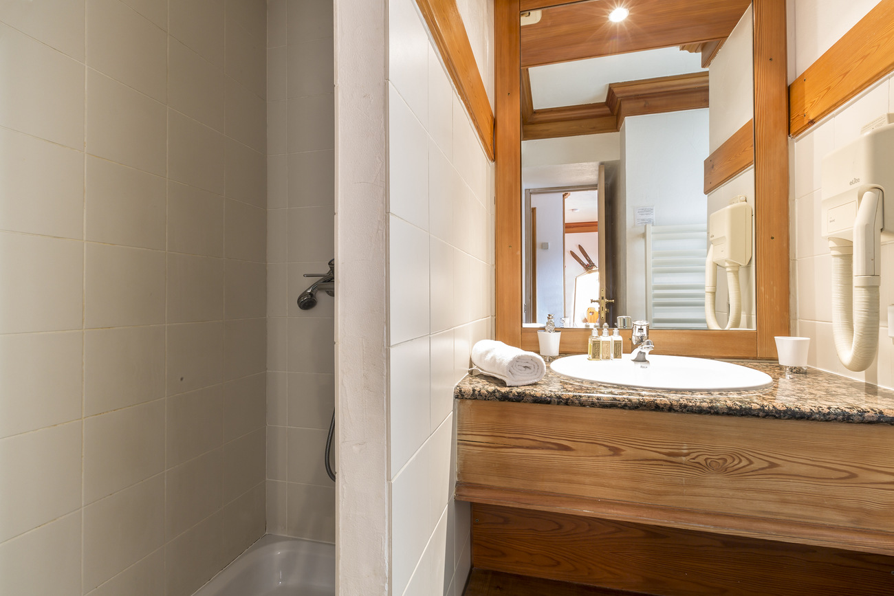 _lv_images__lot_0001280001_08_1458490