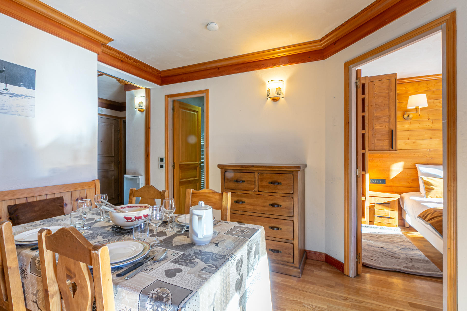 _lv_images__lot_0001280010_04_1457270