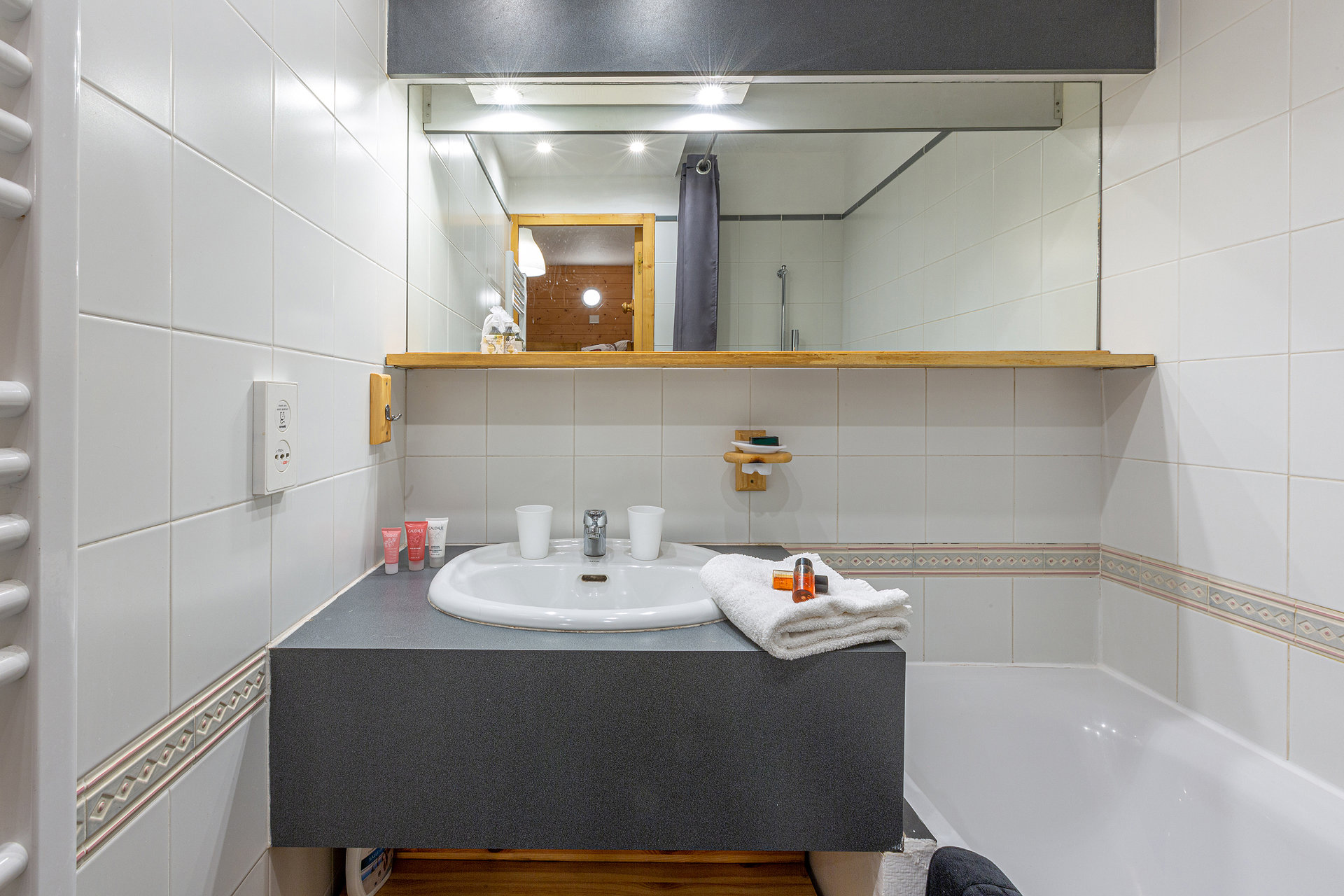 _lv_images__lot_0001320012_13_1457750