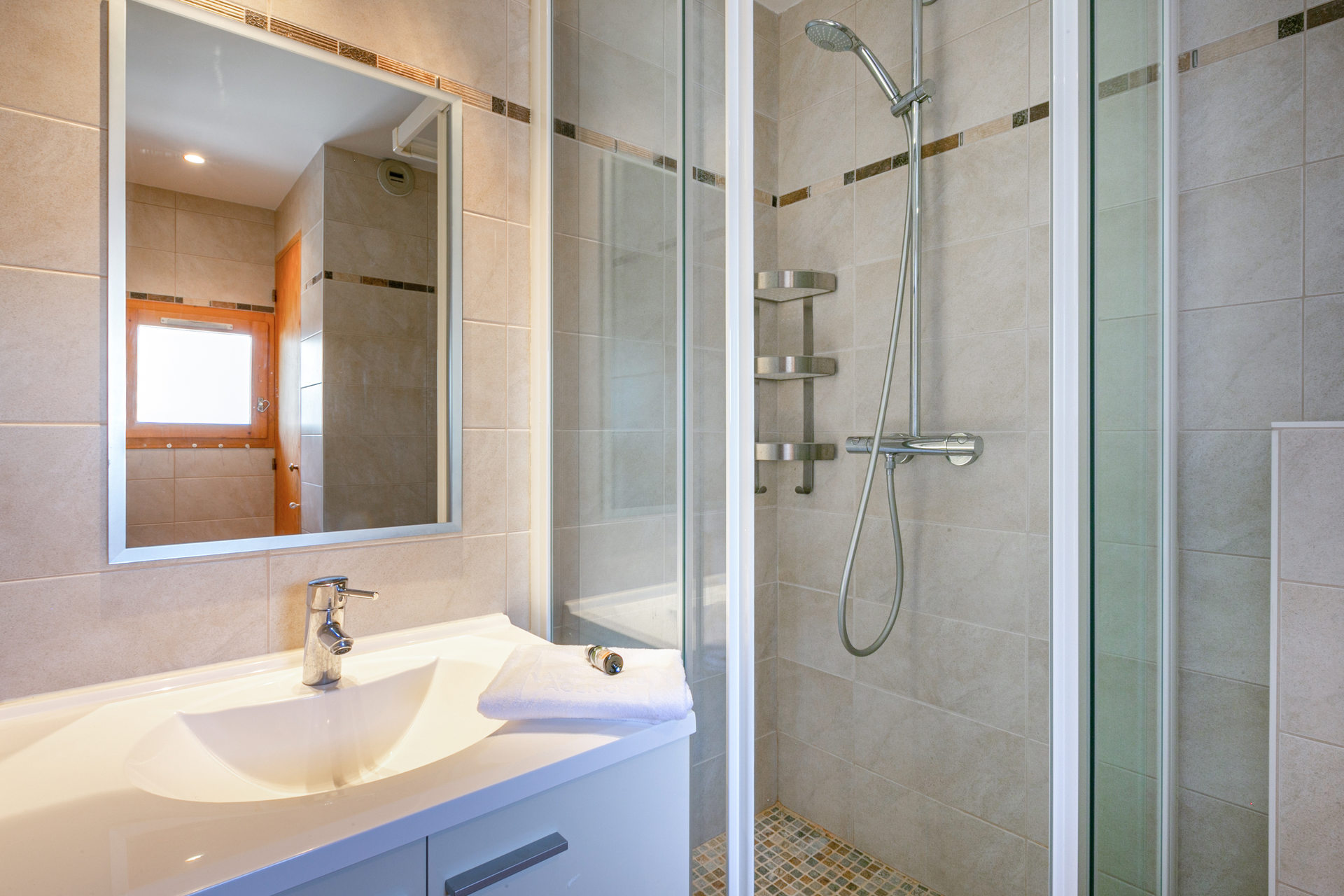 _lv_images__lot_0001330002_09_1457152