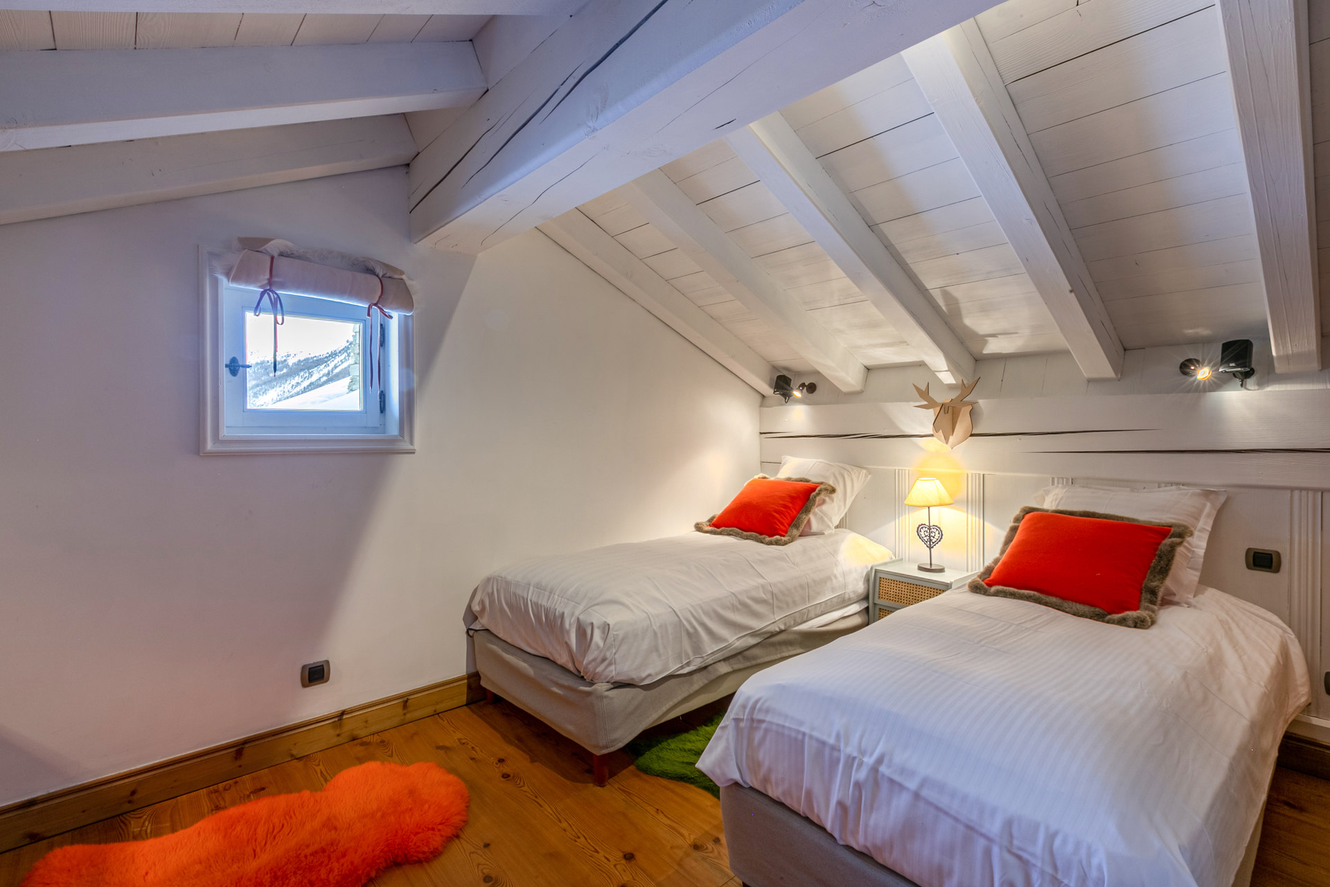 _lv_images__lot_0001380022_16_1454848