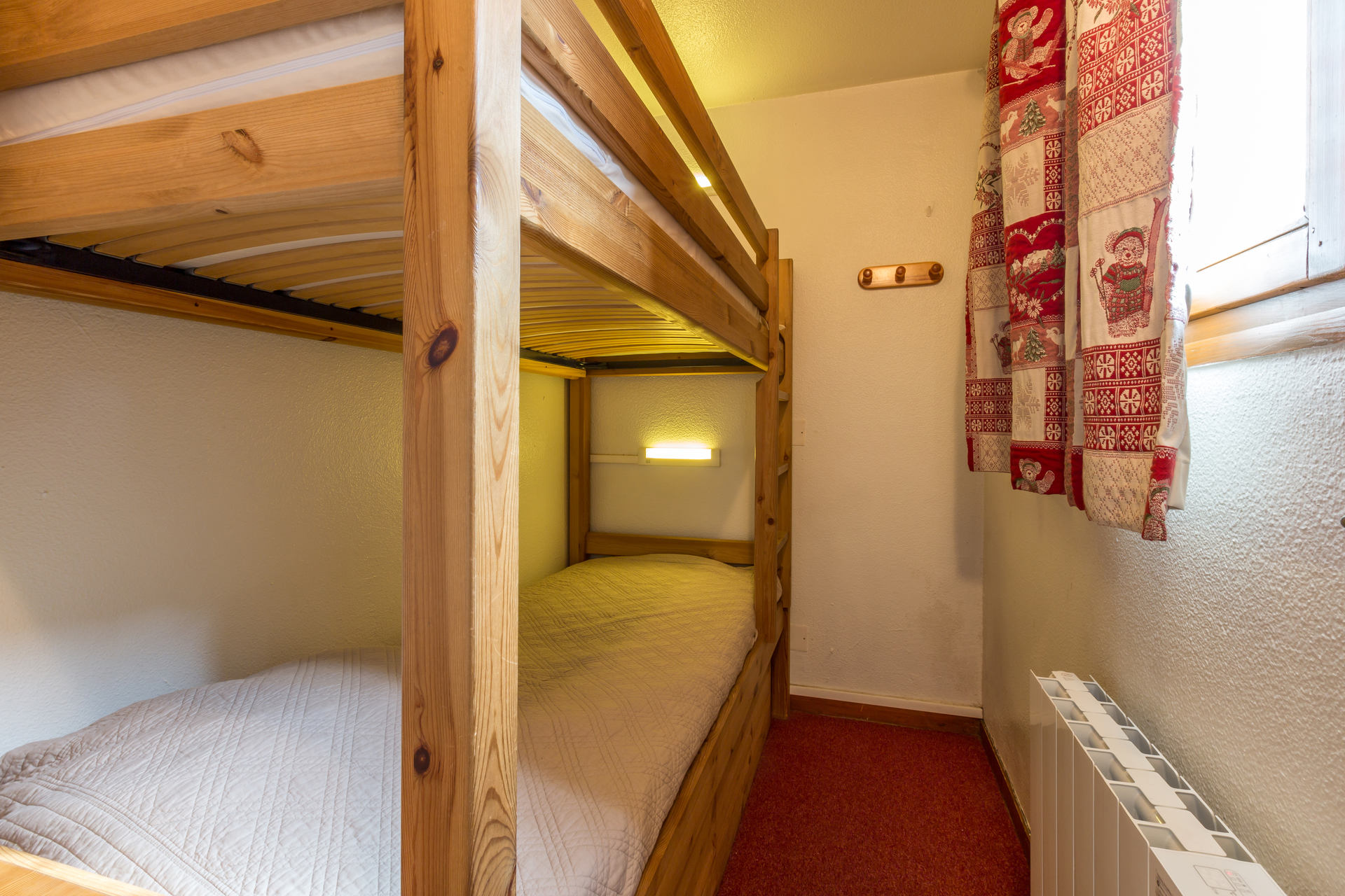 _lv_images__lot_0001540016_10_1457292