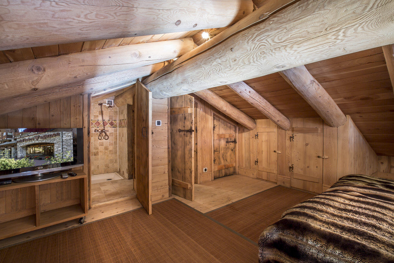 _lv_images__lot_0001690002_10_1457214