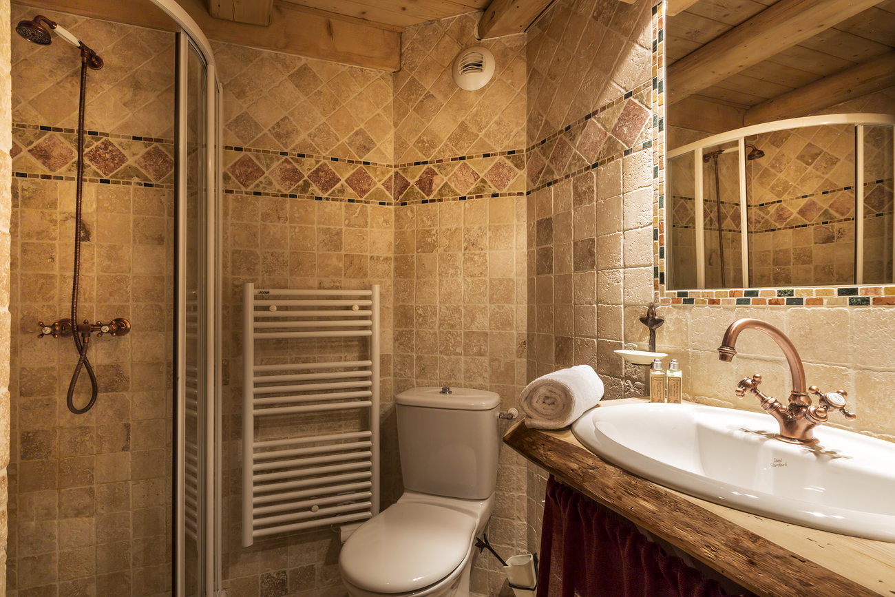 _lv_images__lot_0001690002_12_1457216