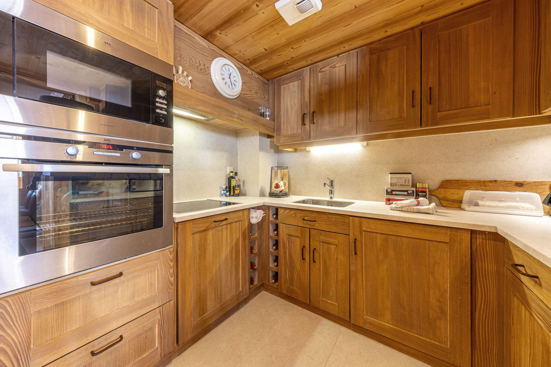 _lv_images__lot_0001830005_08_1454936