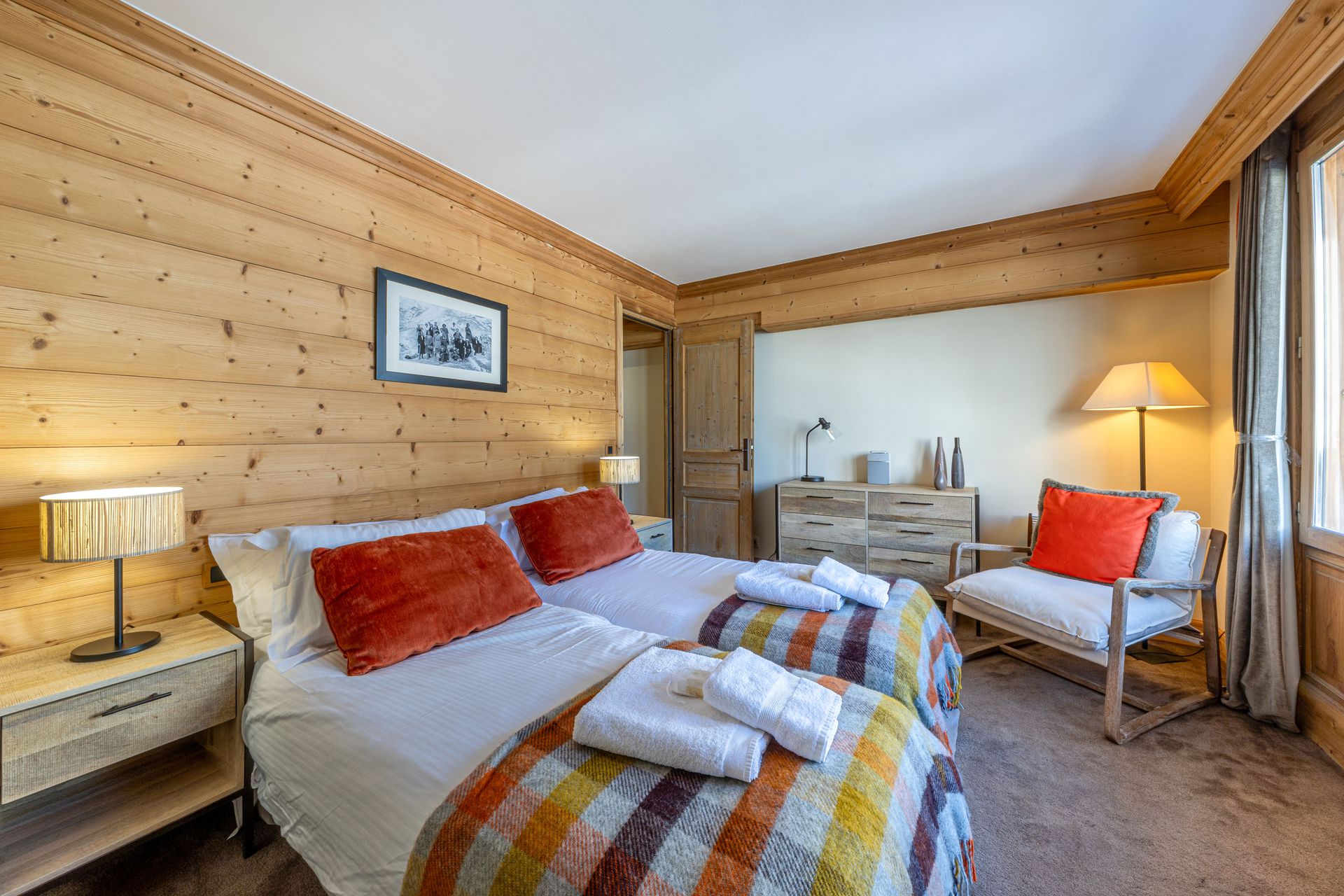 _lv_images__lot_0001830005_14_1454942