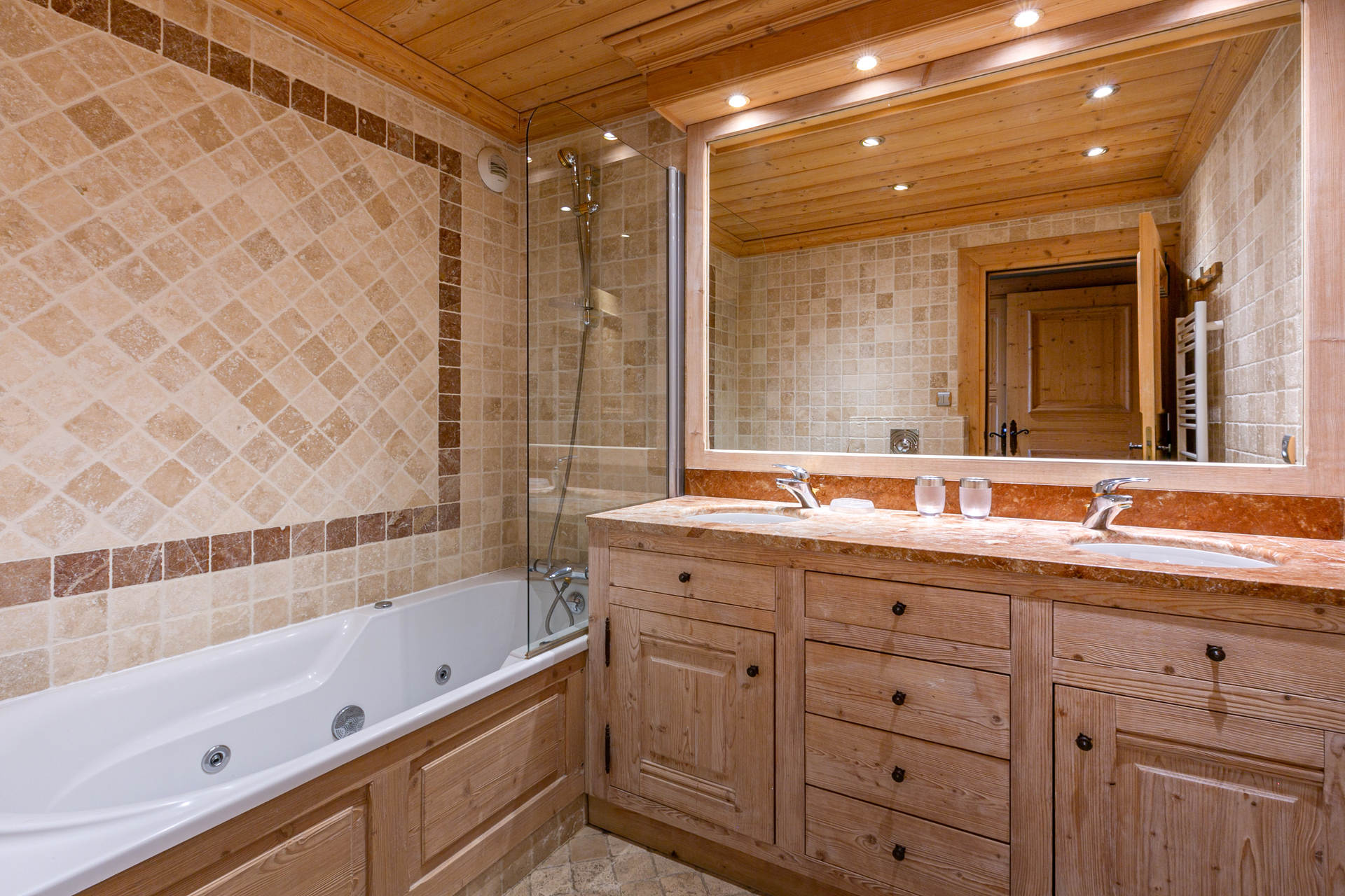 _lv_images__lot_0001840002_12_1454513