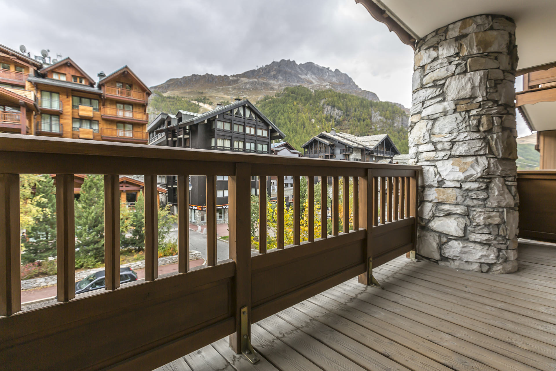 _lv_images__lot_0001920004_15_1455551