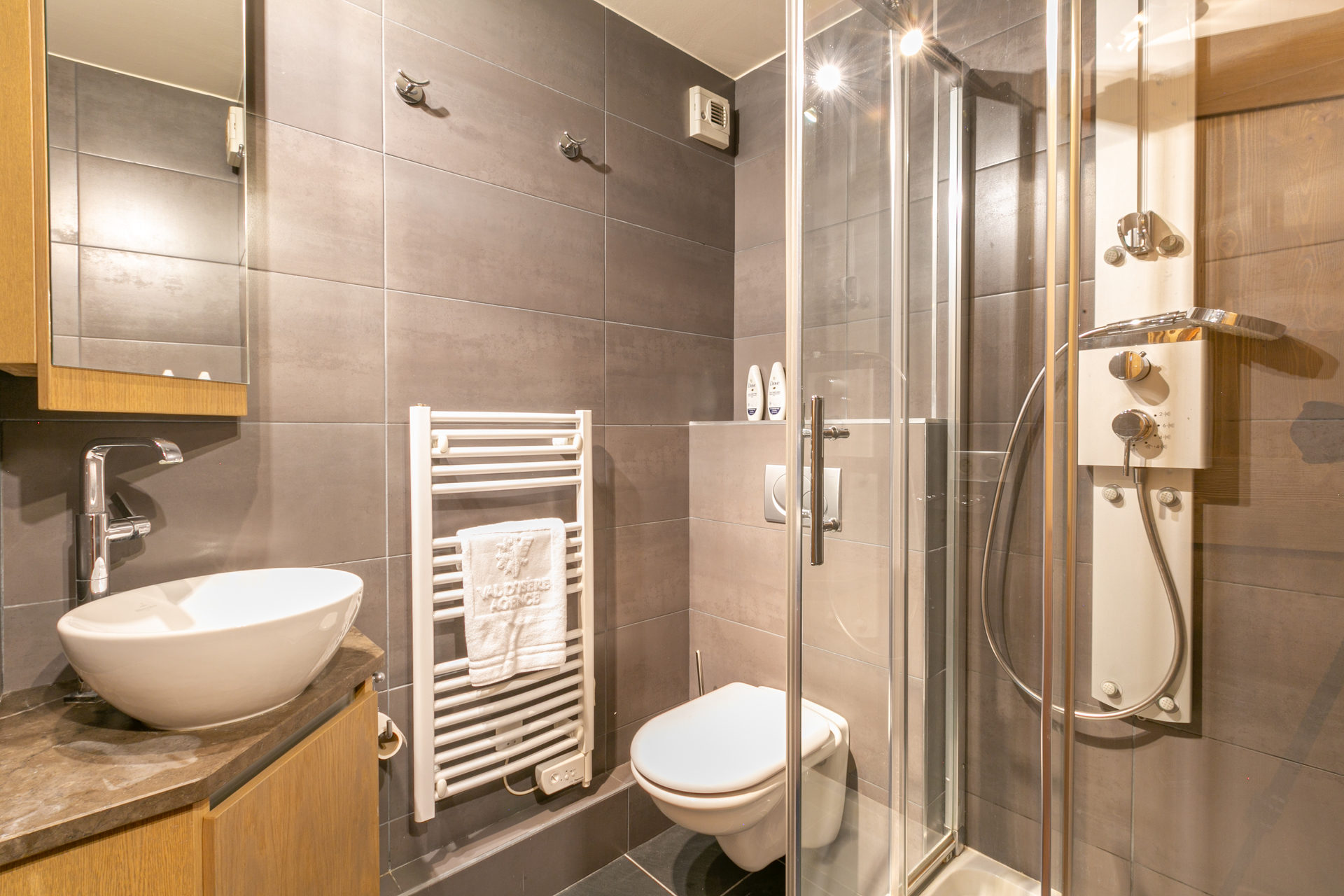 _lv_images__lot_0001920005_11_1455698