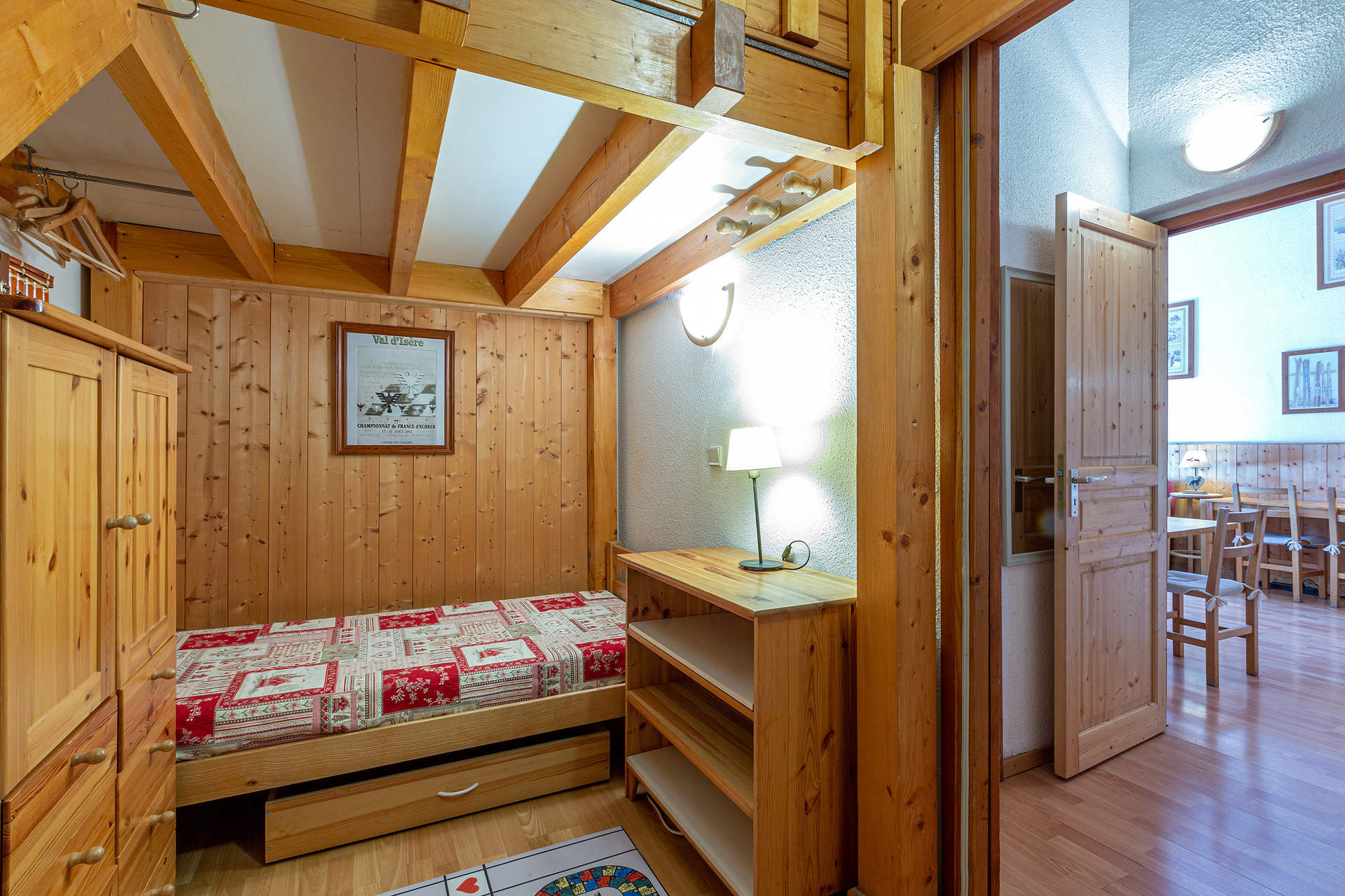 _lv_images__lot_0002060025_09_1456552