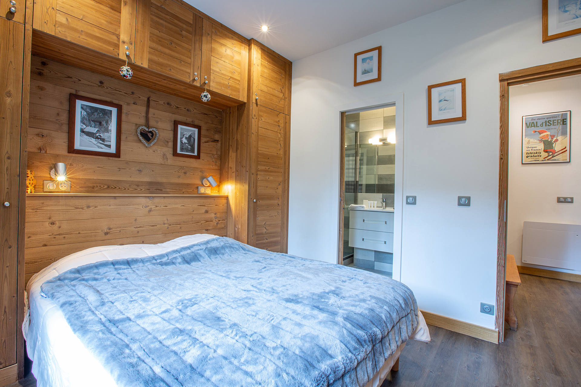 _lv_images__lot_0002080001_09_1456765