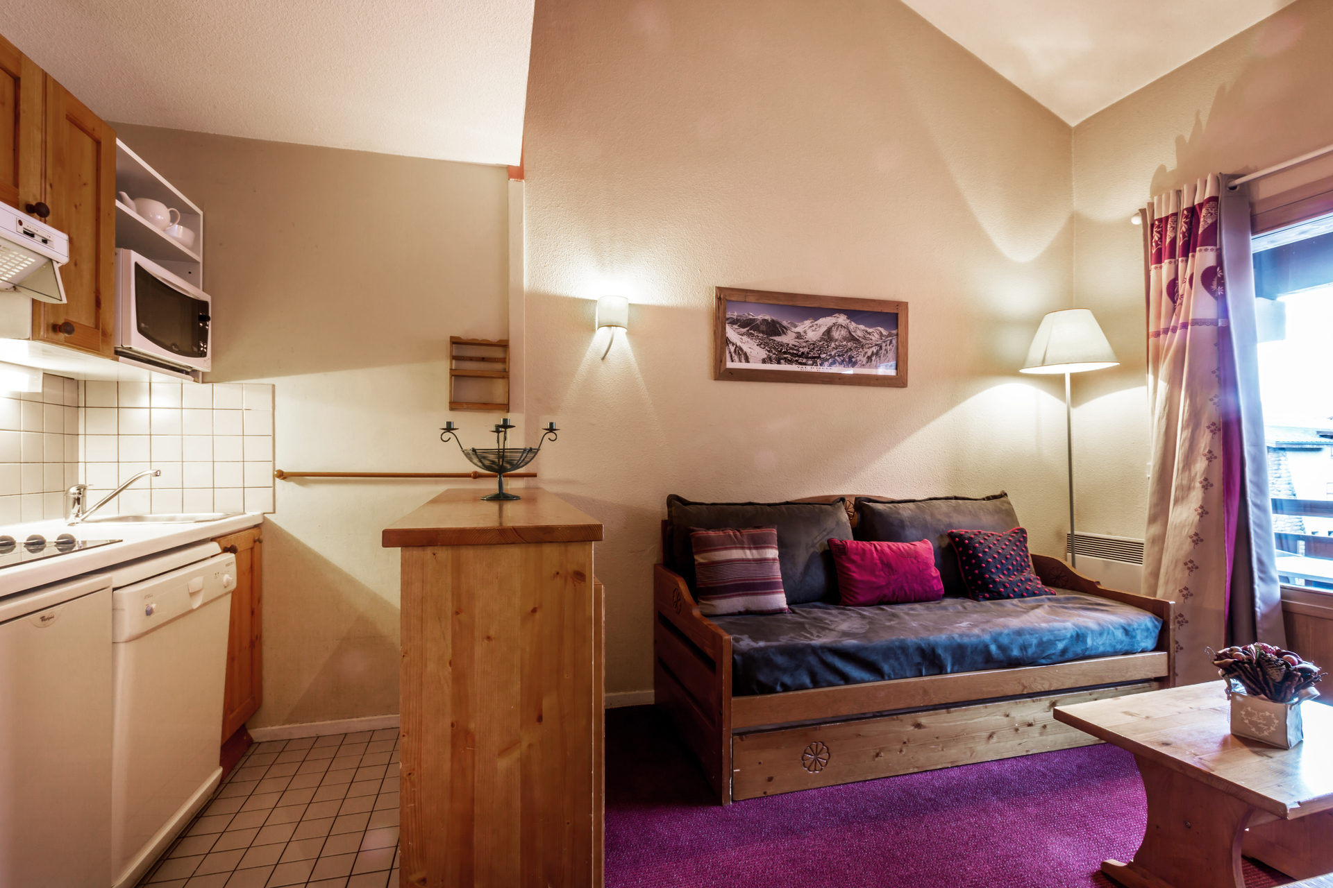 _lv_images__lot_0002080009_03_1457558