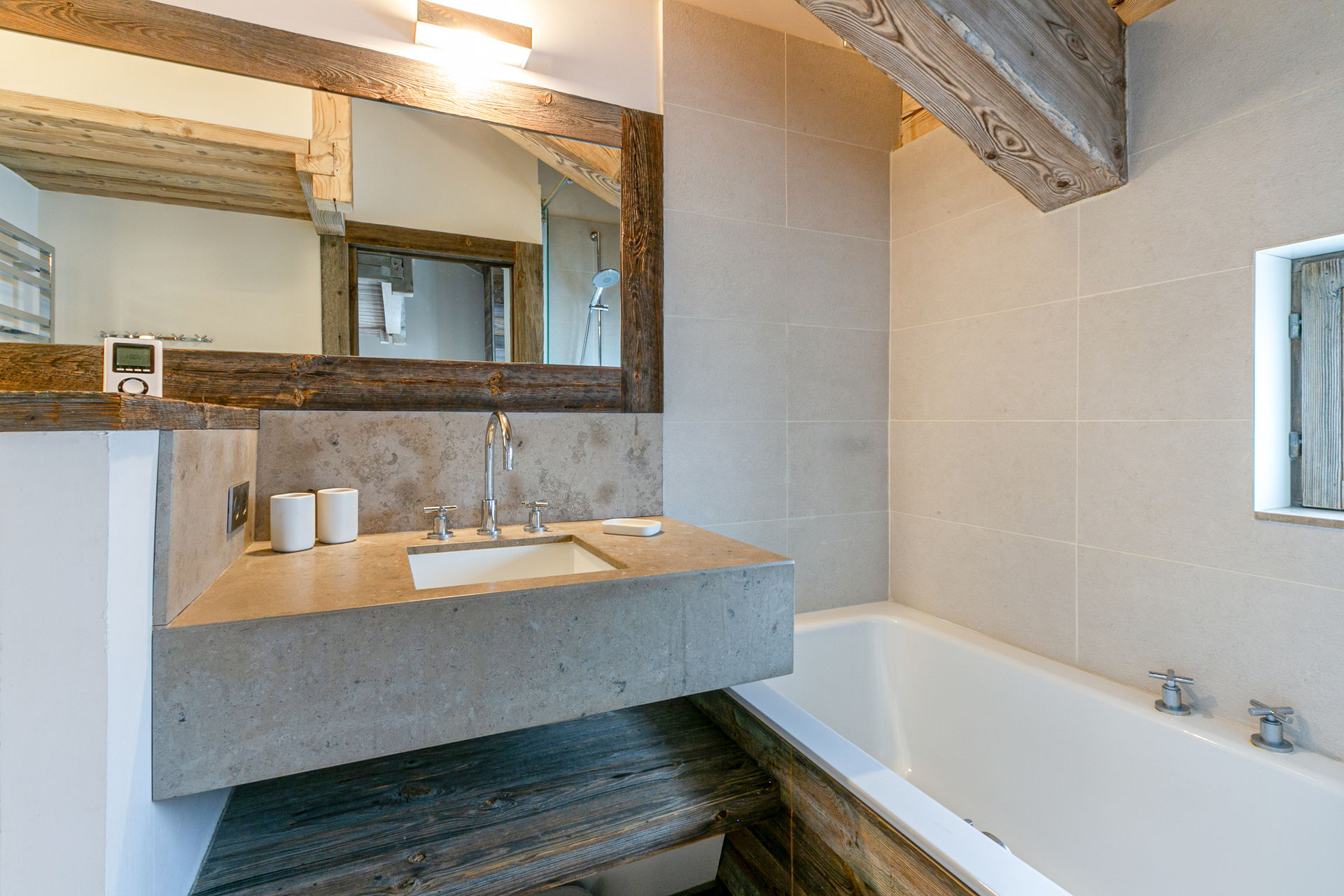 _lv_images__lot_0002340001_15_1454831