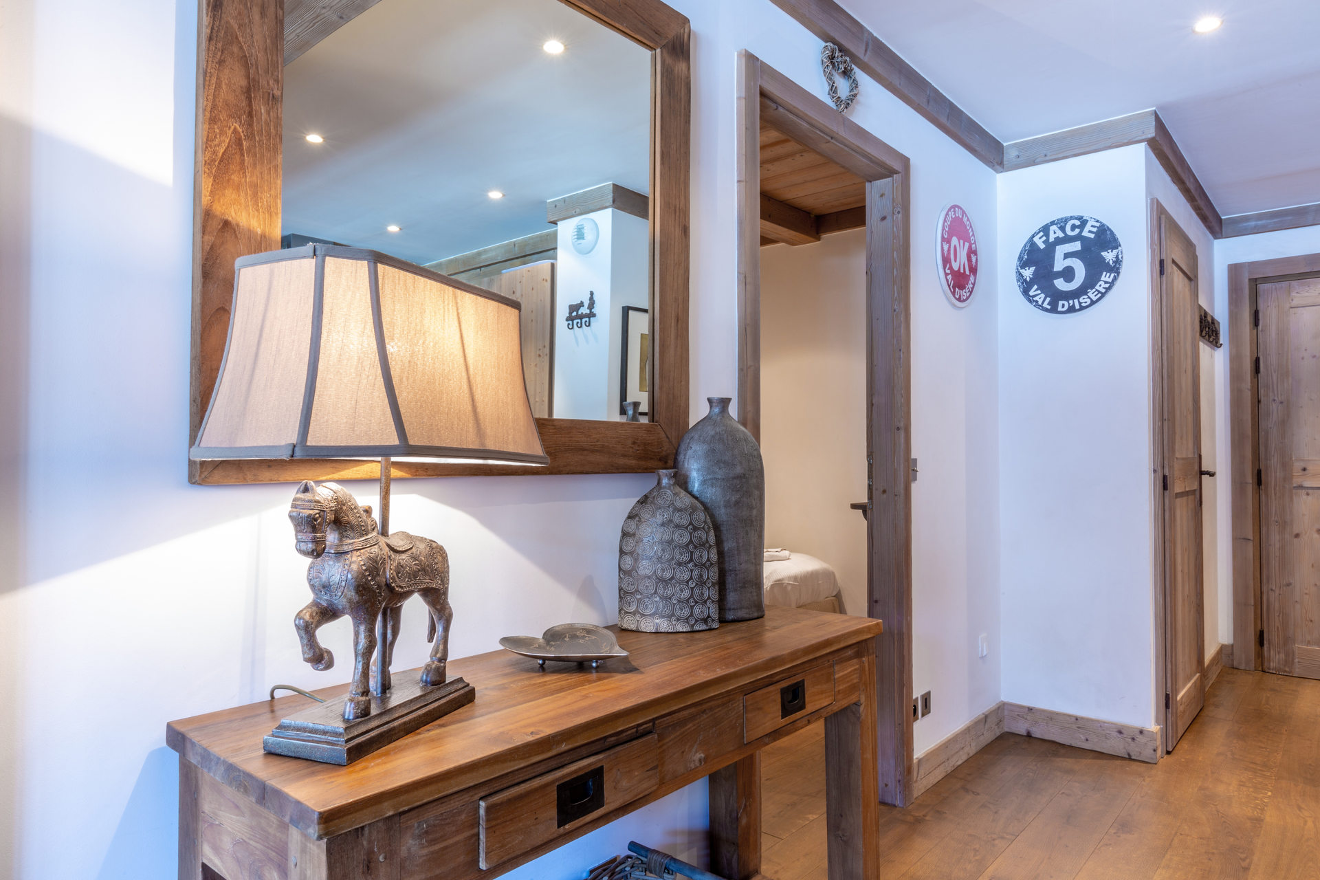 _lv_images__lot_0002340002_08_1457976