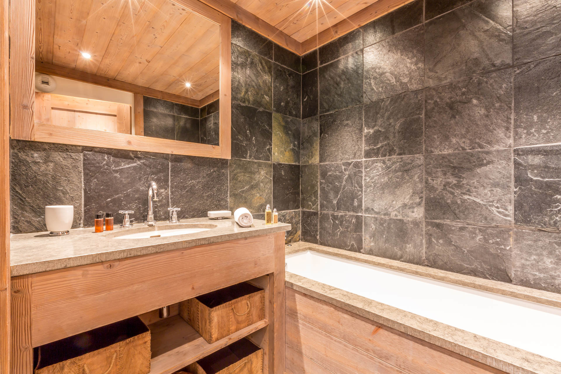 _lv_images__lot_0002340002_11_1457979