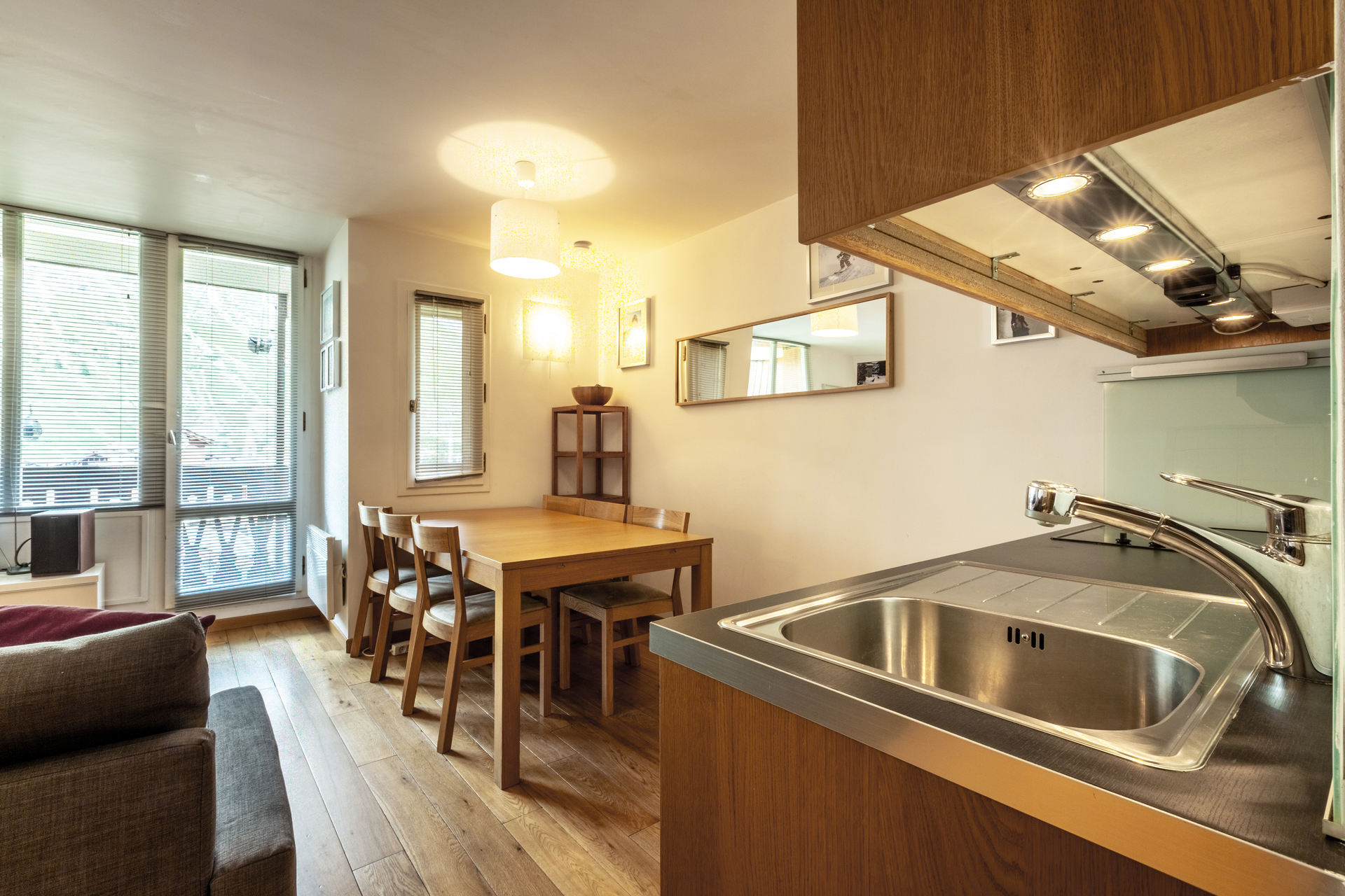 _lv_images__lot_0002340016_02_1458001