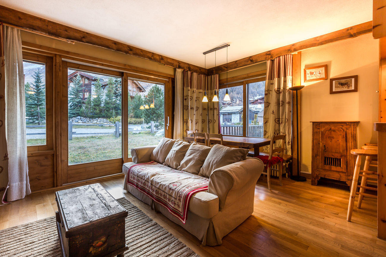 _lv_images__lot_0002340022_02_1457451