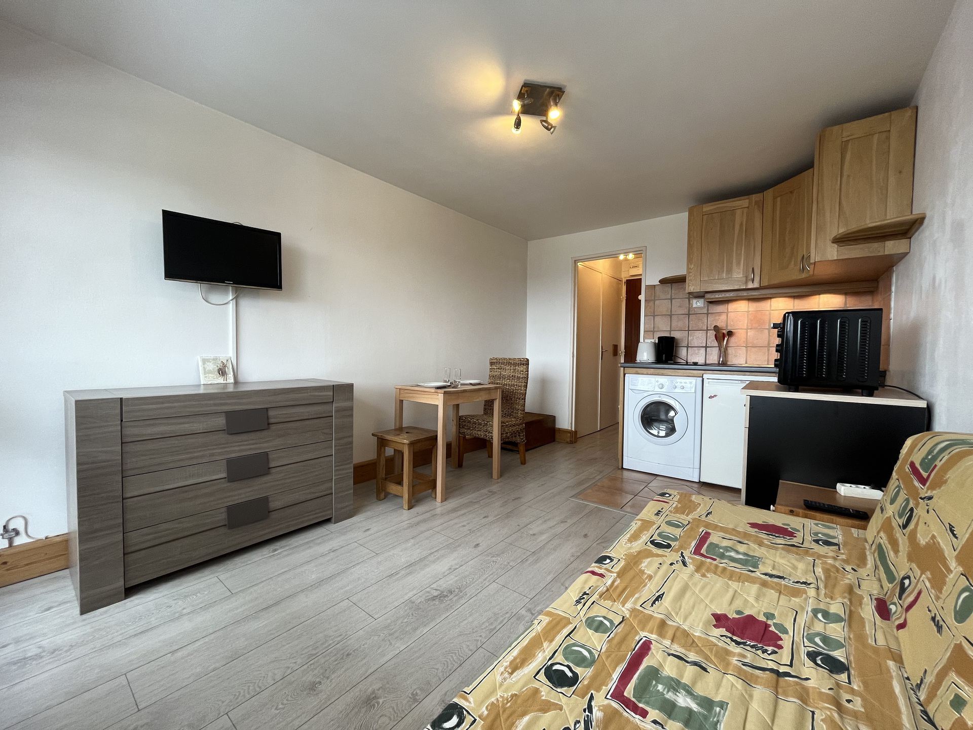 _lv_images__lot_0002340023_01_1456360