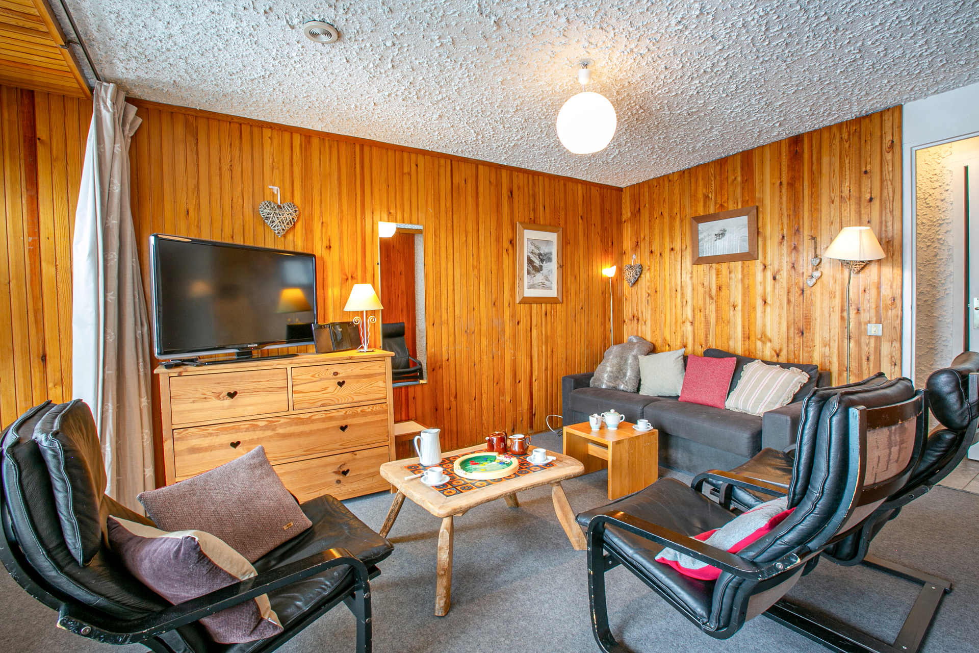 _lv_images__lot_0002340024_02_1456422