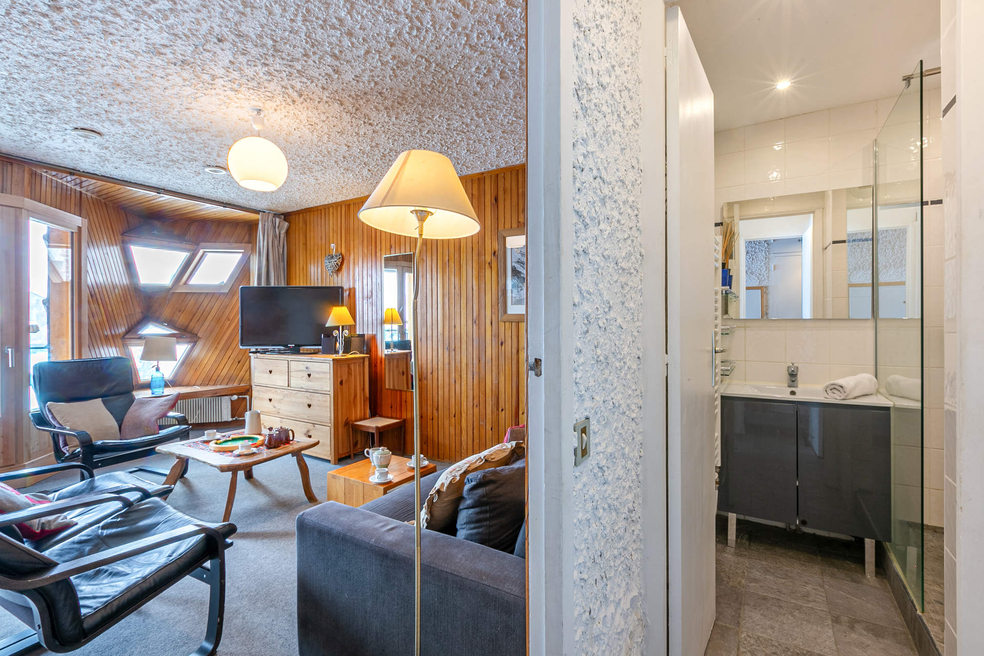 _lv_images__lot_0002340024_03_1456423