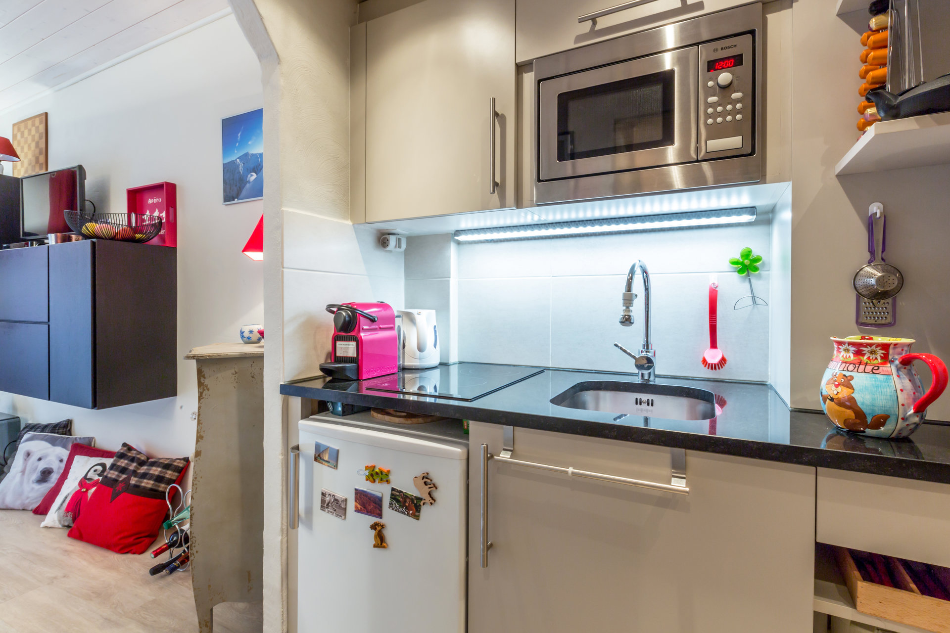 _lv_images__lot_0002340026_08_1458595