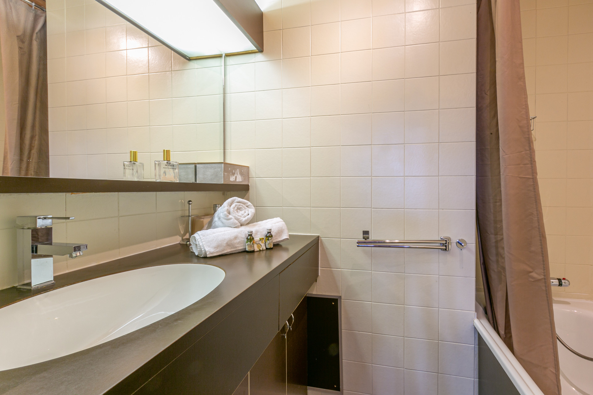 _lv_images__lot_0002340027_10_1455848