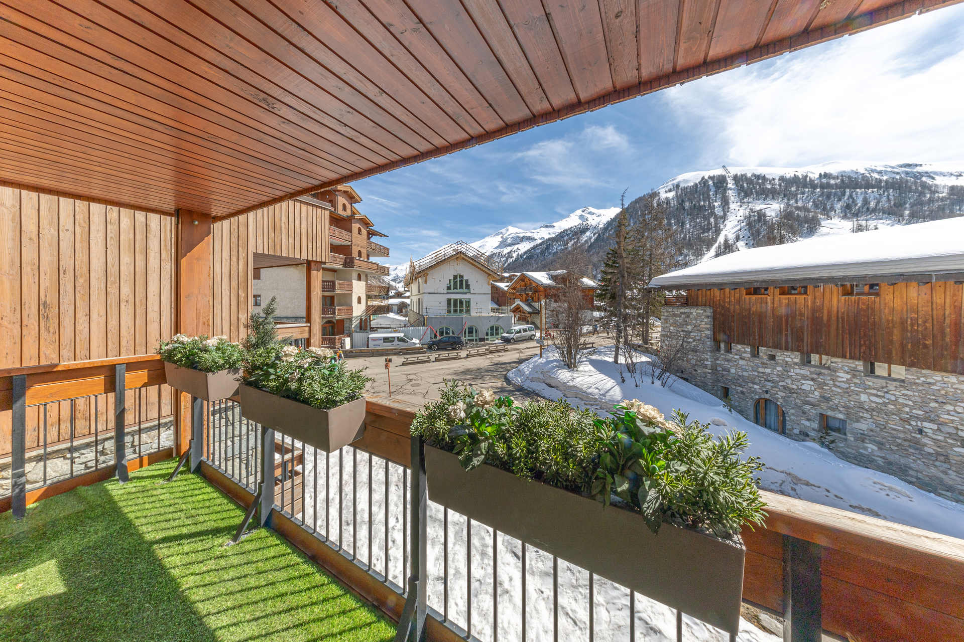 _lv_images__lot_0002340027_15_1455851