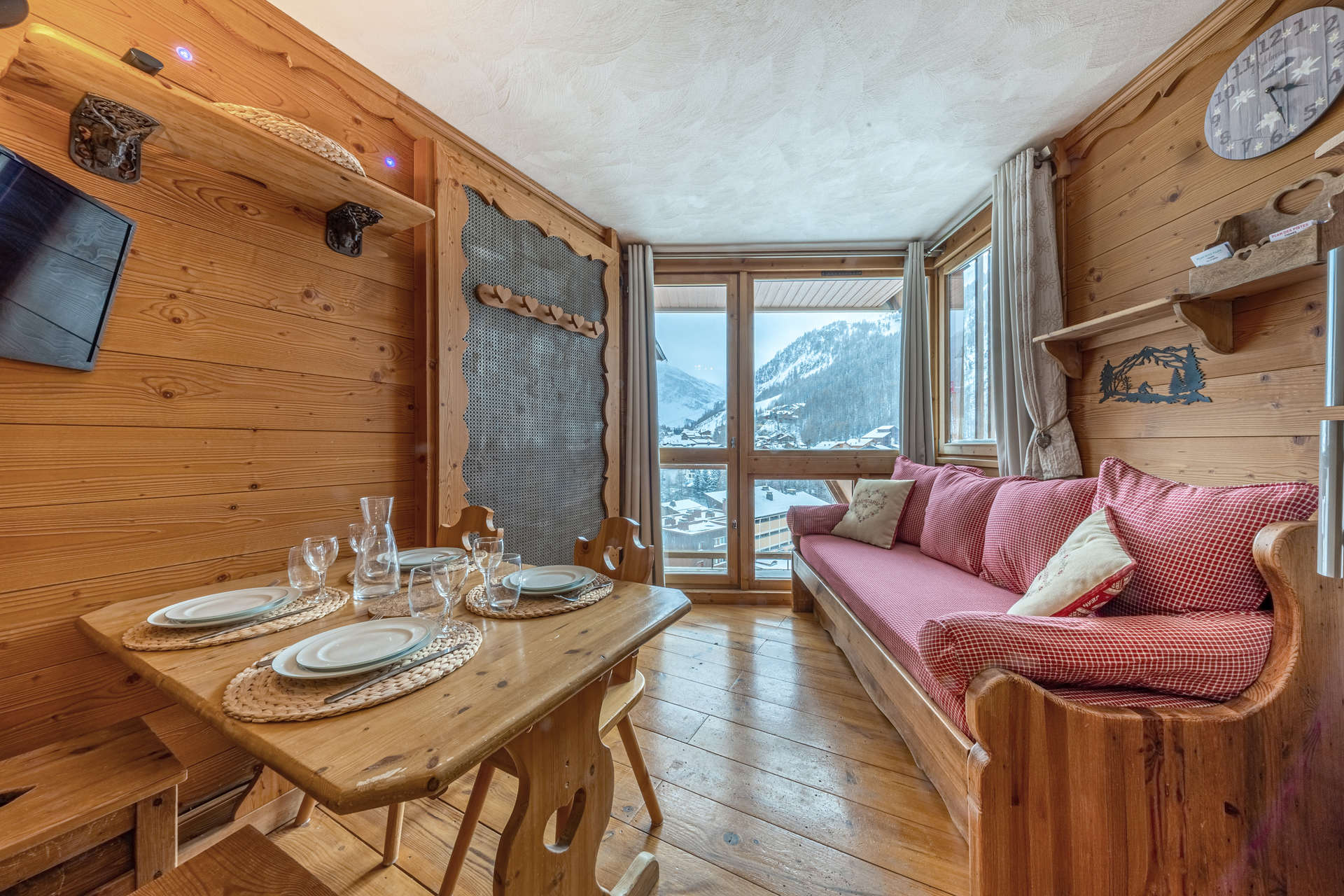 _lv_images__lot_0002340029_09_1456052