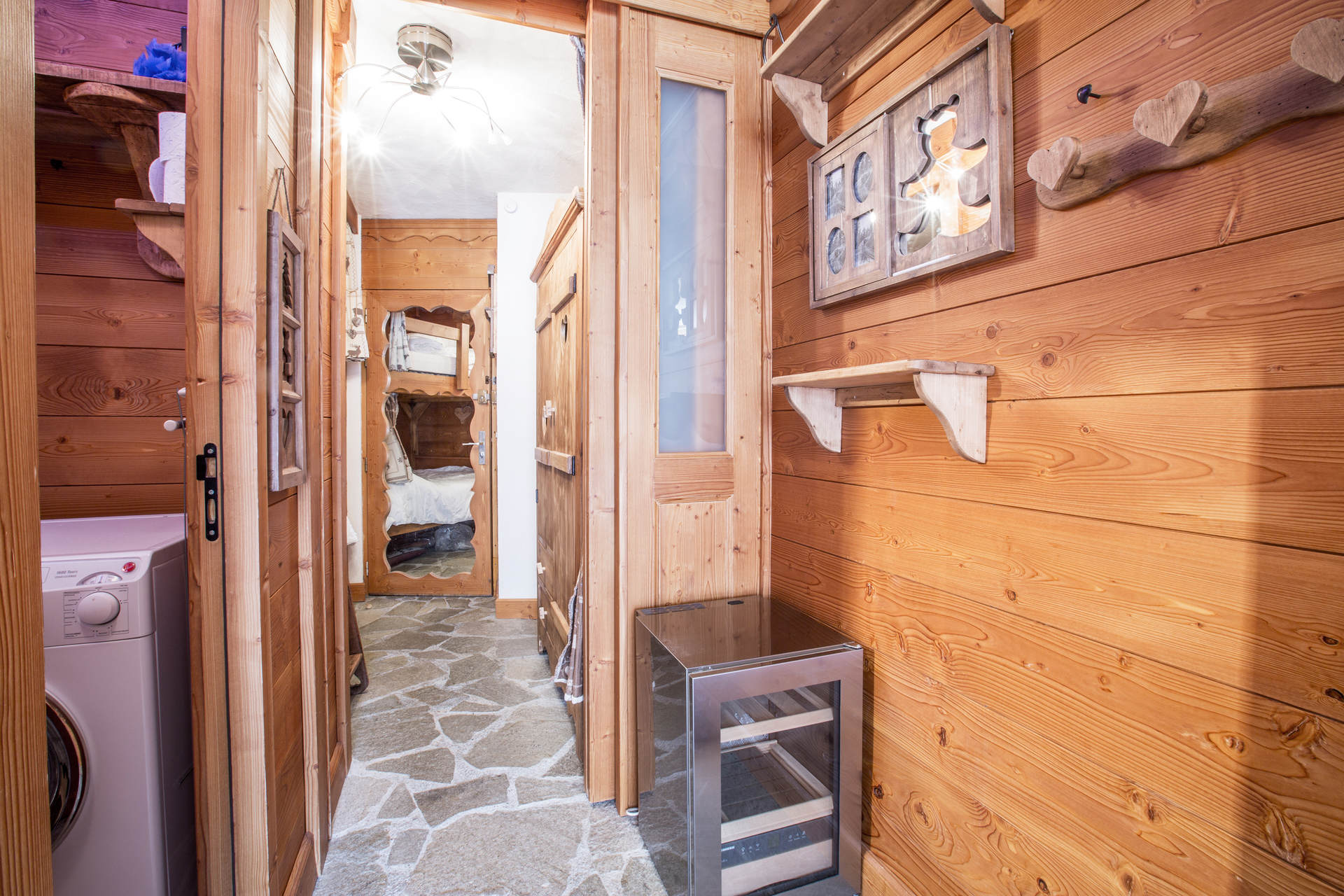 _lv_images__lot_0002340029_10_1456053