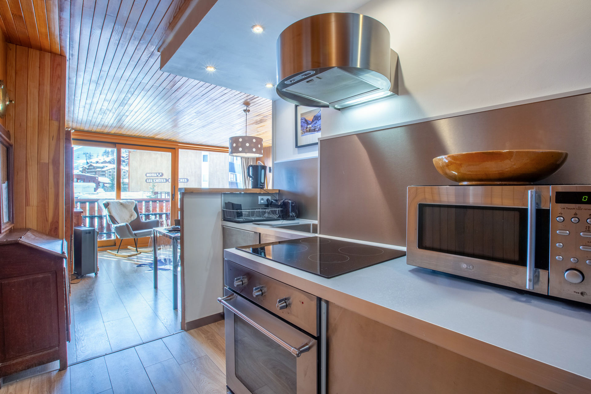 _lv_images__lot_0002340030_06_1457027