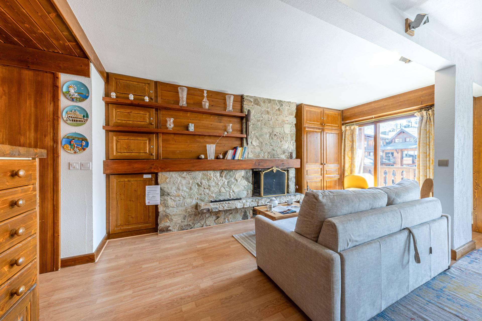 _lv_images__lot_0002340032_03_1455720