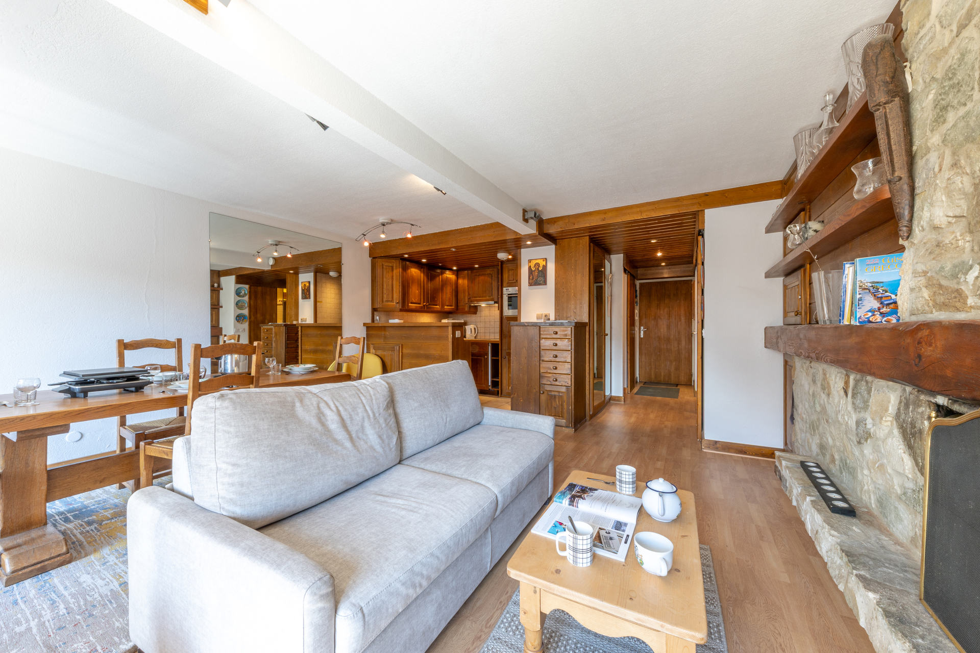 _lv_images__lot_0002340032_08_1455725