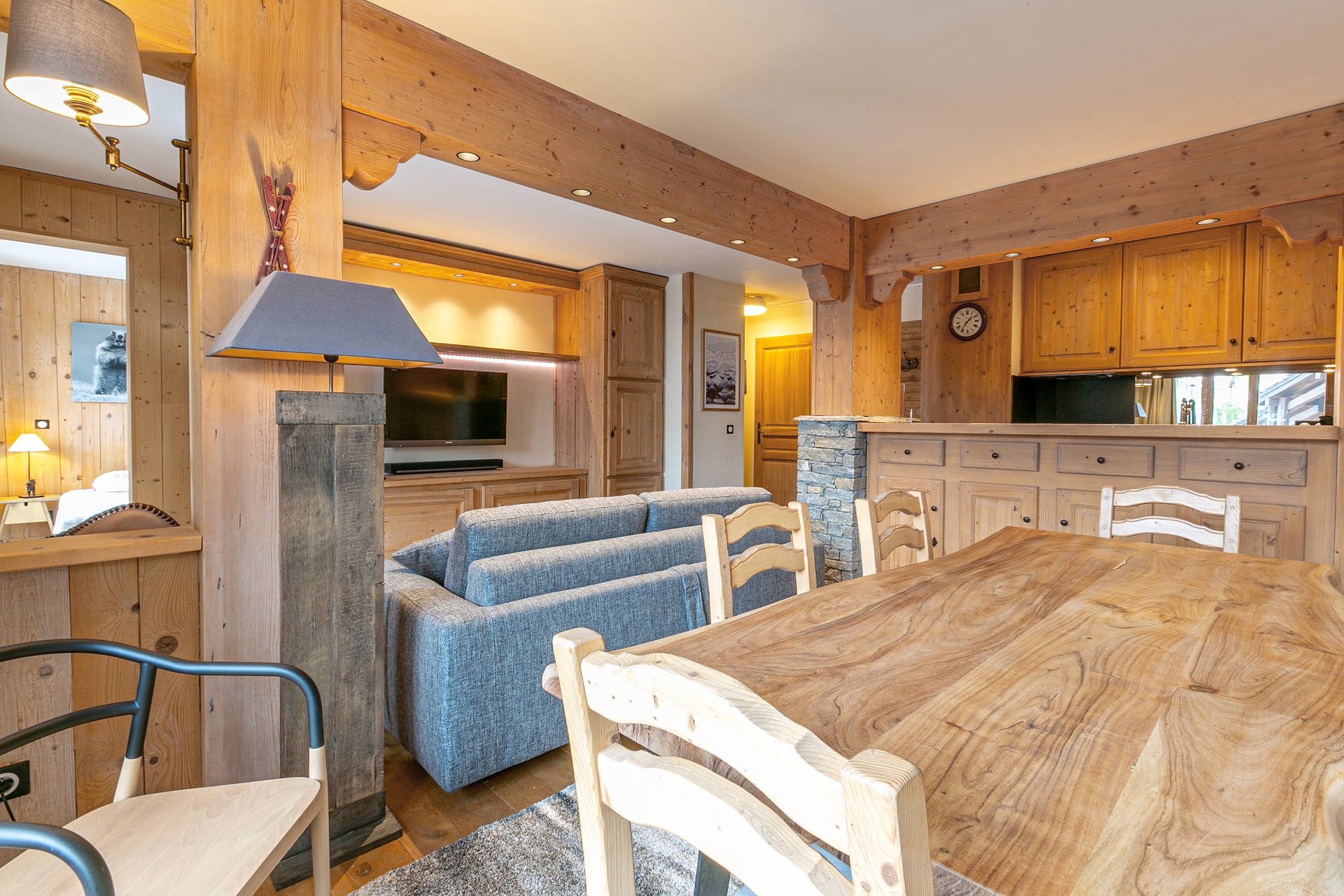 _lv_images__lot_0002340033_05_1457439