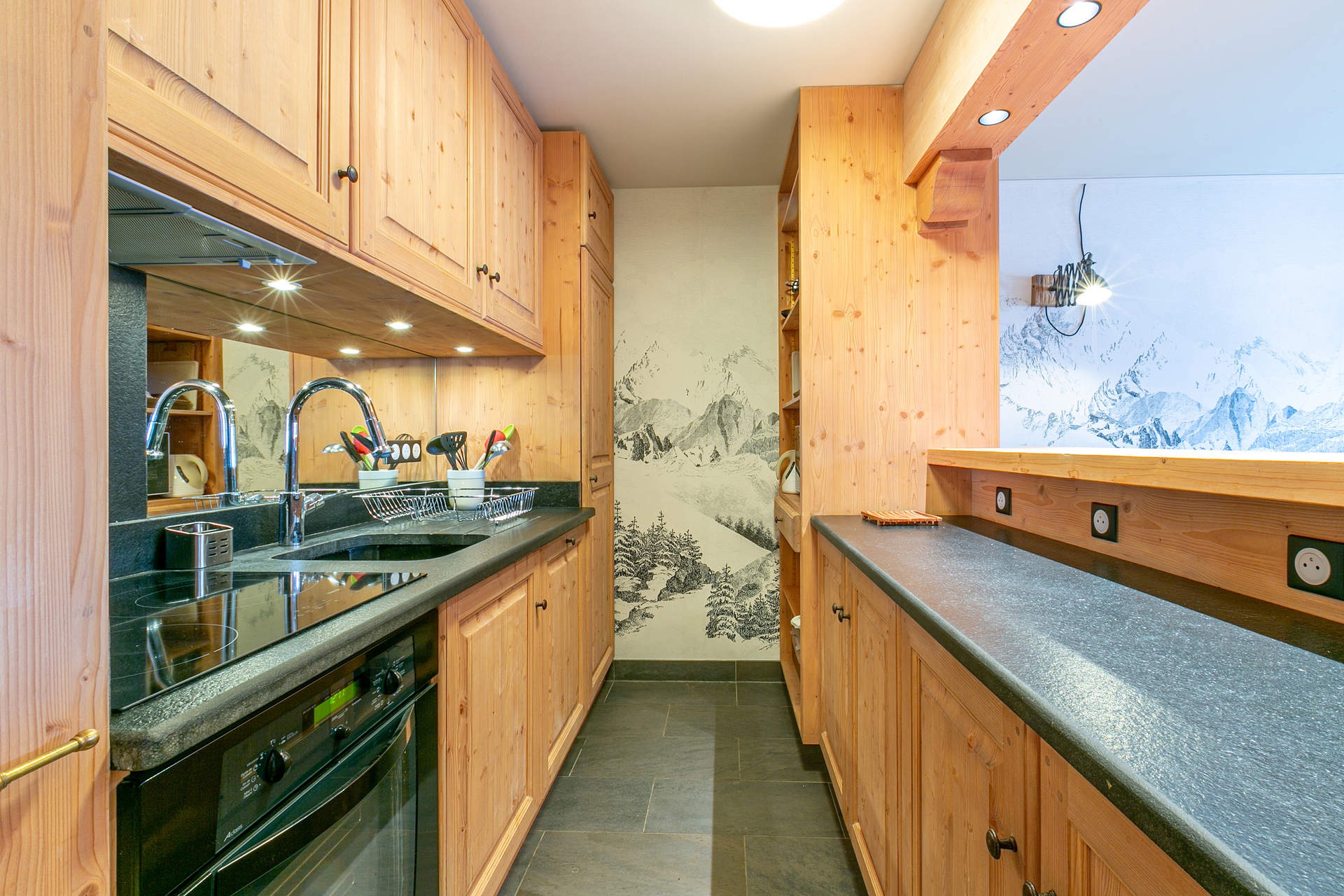 _lv_images__lot_0002340033_07_1457441