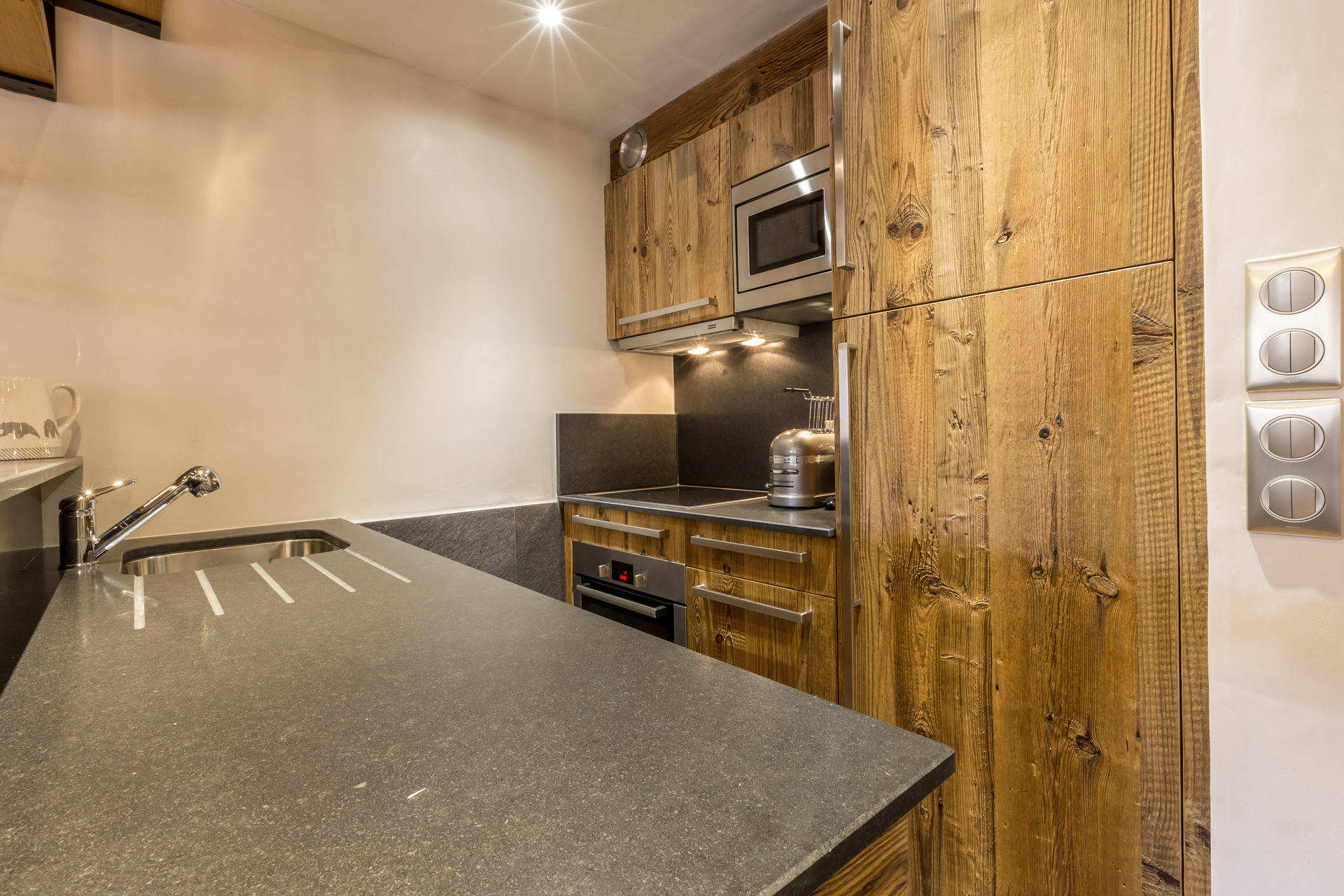 _lv_images__lot_0002340036_06_1455372