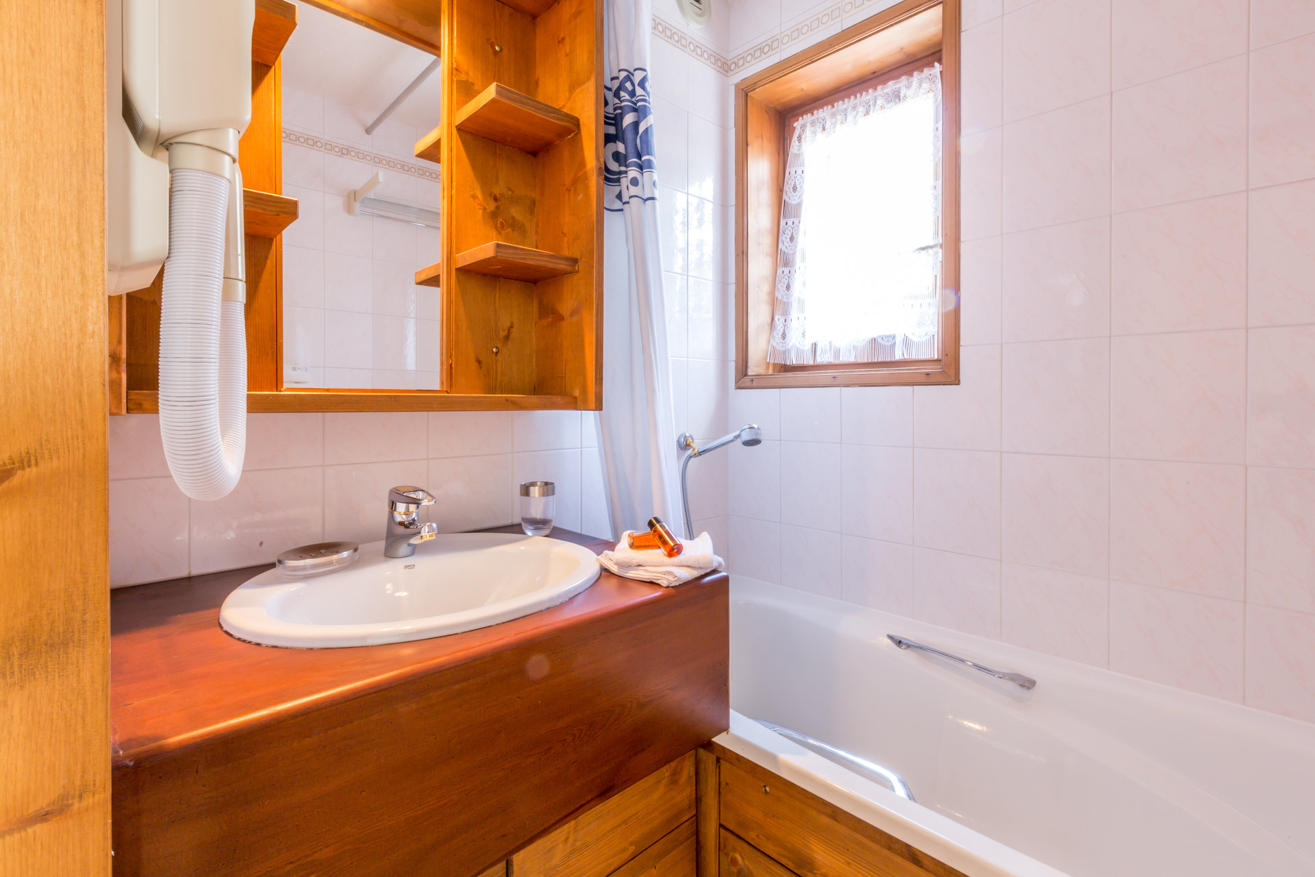 _lv_images__lot_0002340037_12_1456862