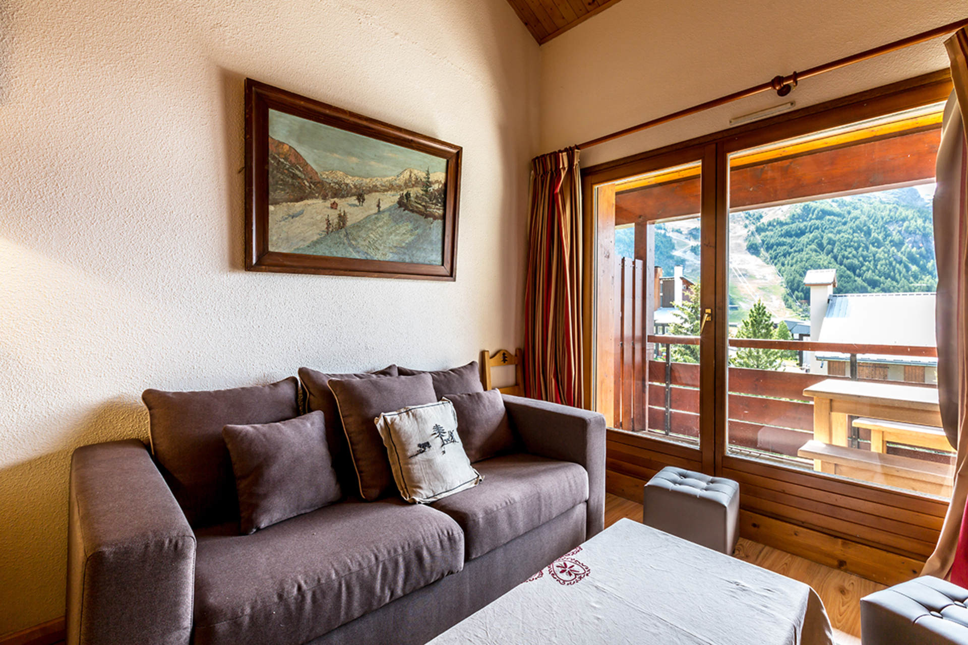 _lv_images__lot_0002340043_02_1457634