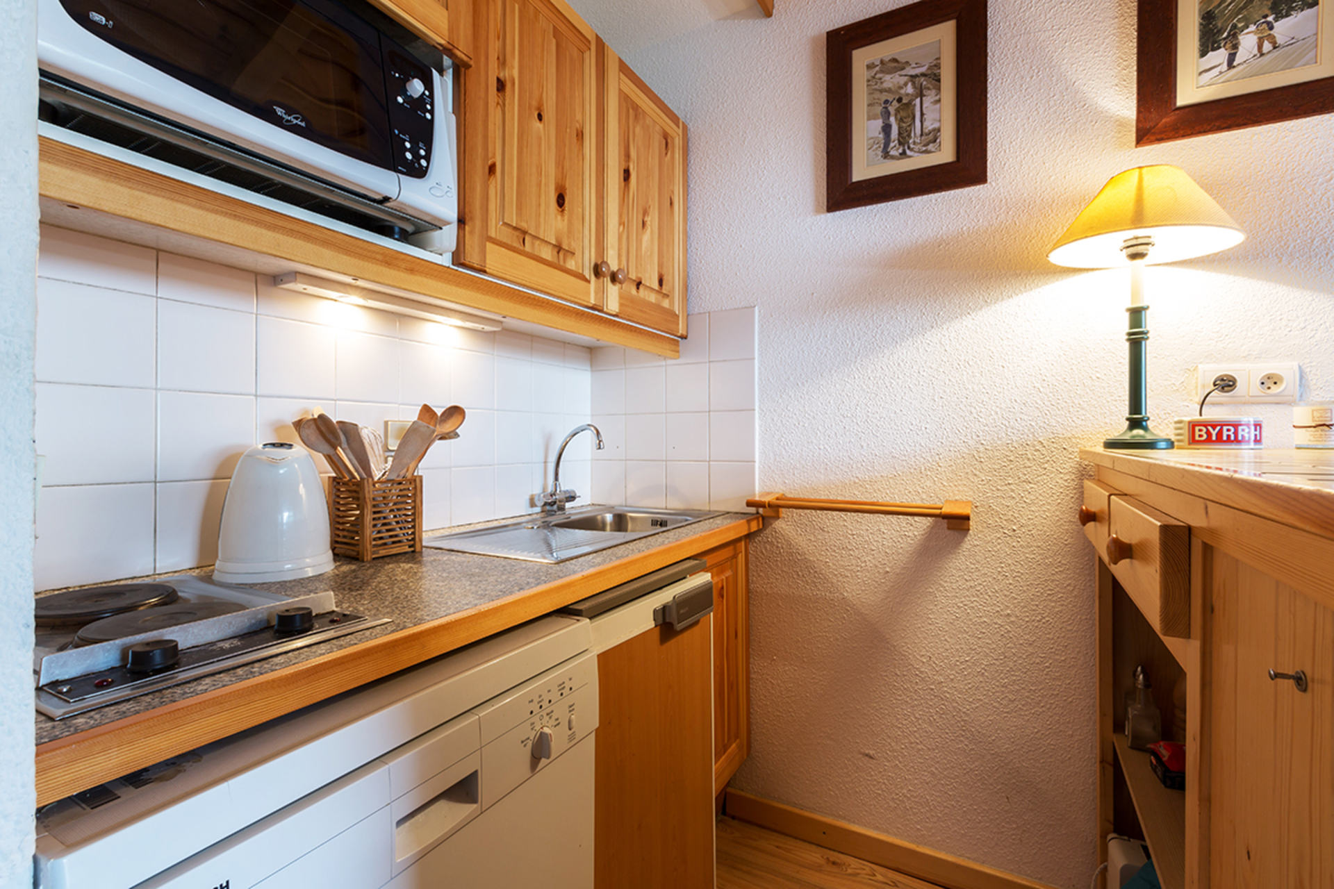 _lv_images__lot_0002340043_03_1457635