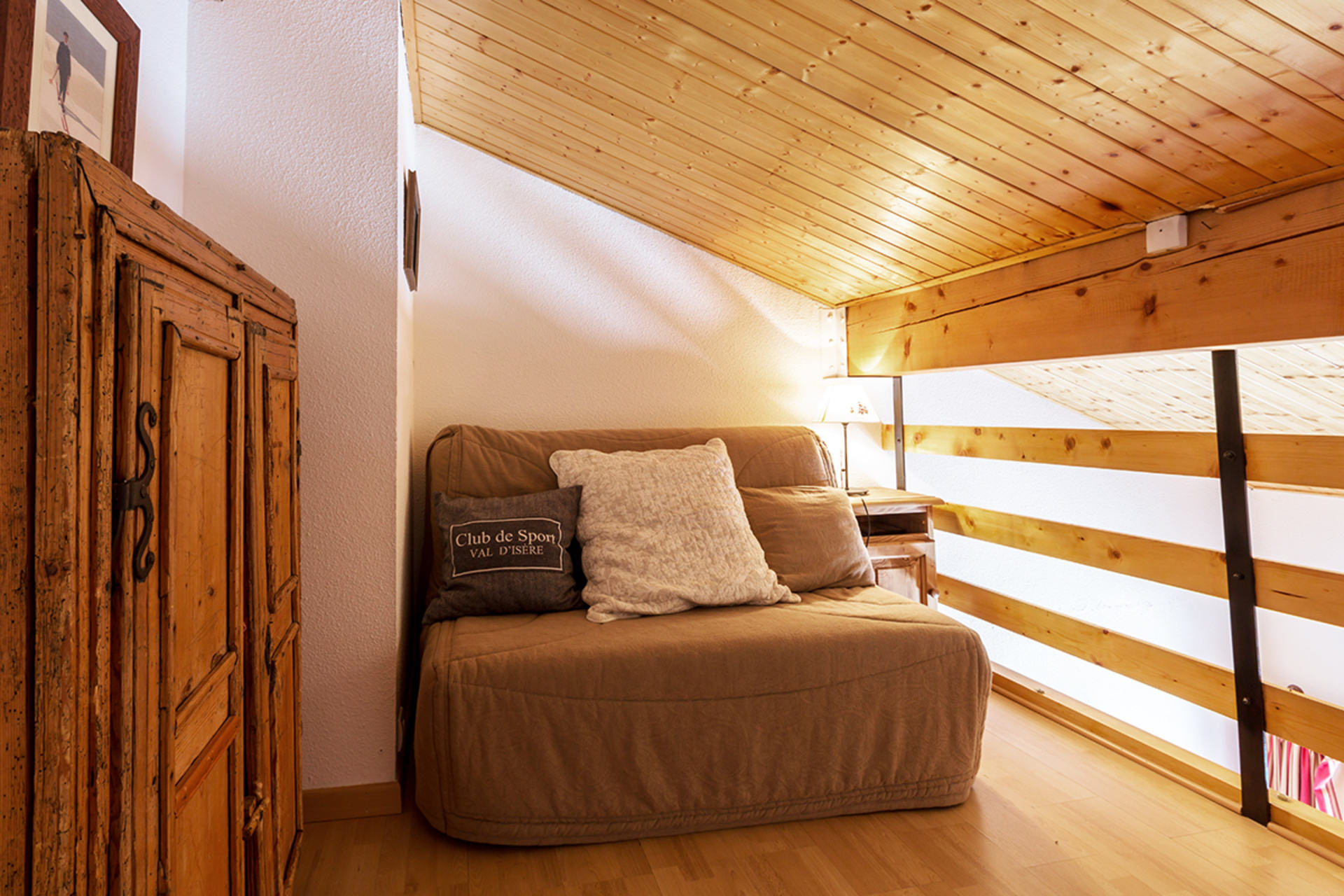 _lv_images__lot_0002340043_05_1457637